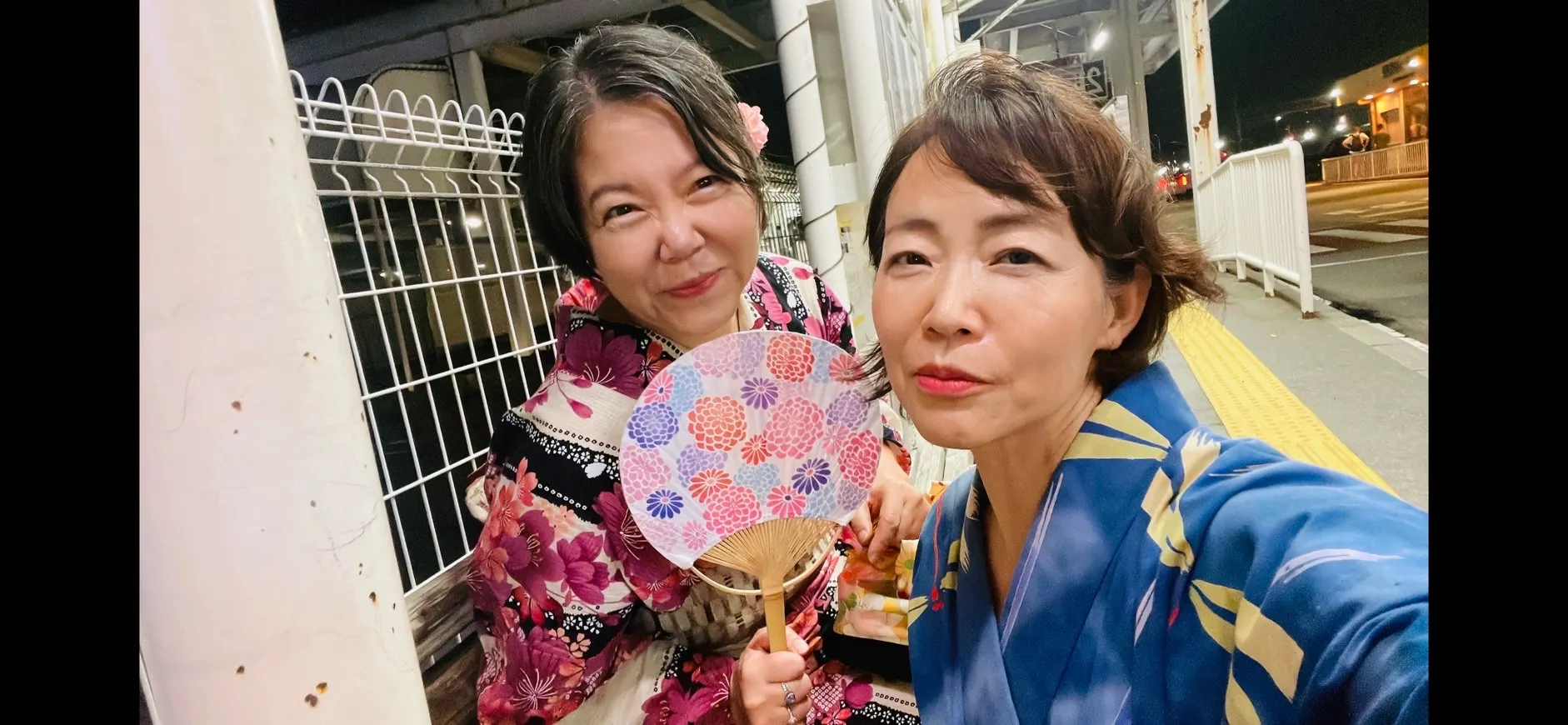 台湾出身のめぐさんは、富士山麓の「KIMONO MEGU」で和装文化を伝えながら《風伝媒》の取材に応じた。めぐさん