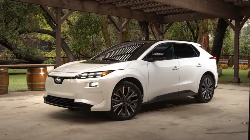 ▲單馬達前驅Toyota bZ4X 10月先發!雙生車雙馬達四驅的Subaru Solterra則預計年底登台。