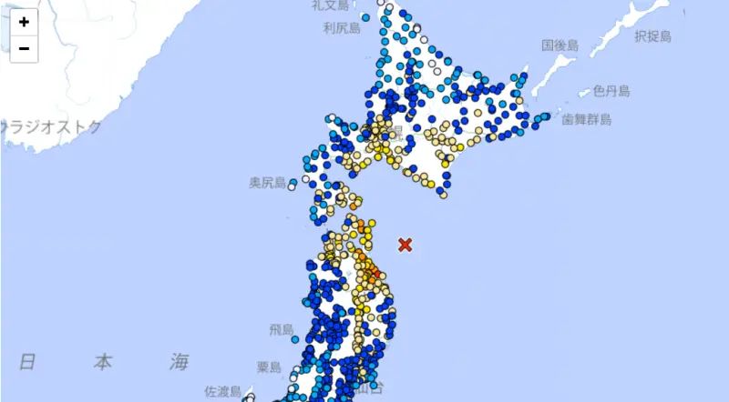 日本青森縣昨當地時間晚間11時15分左右,發生規模7.2強震,並發布海嘯警報。(圖/翻攝自日本氣象廳)