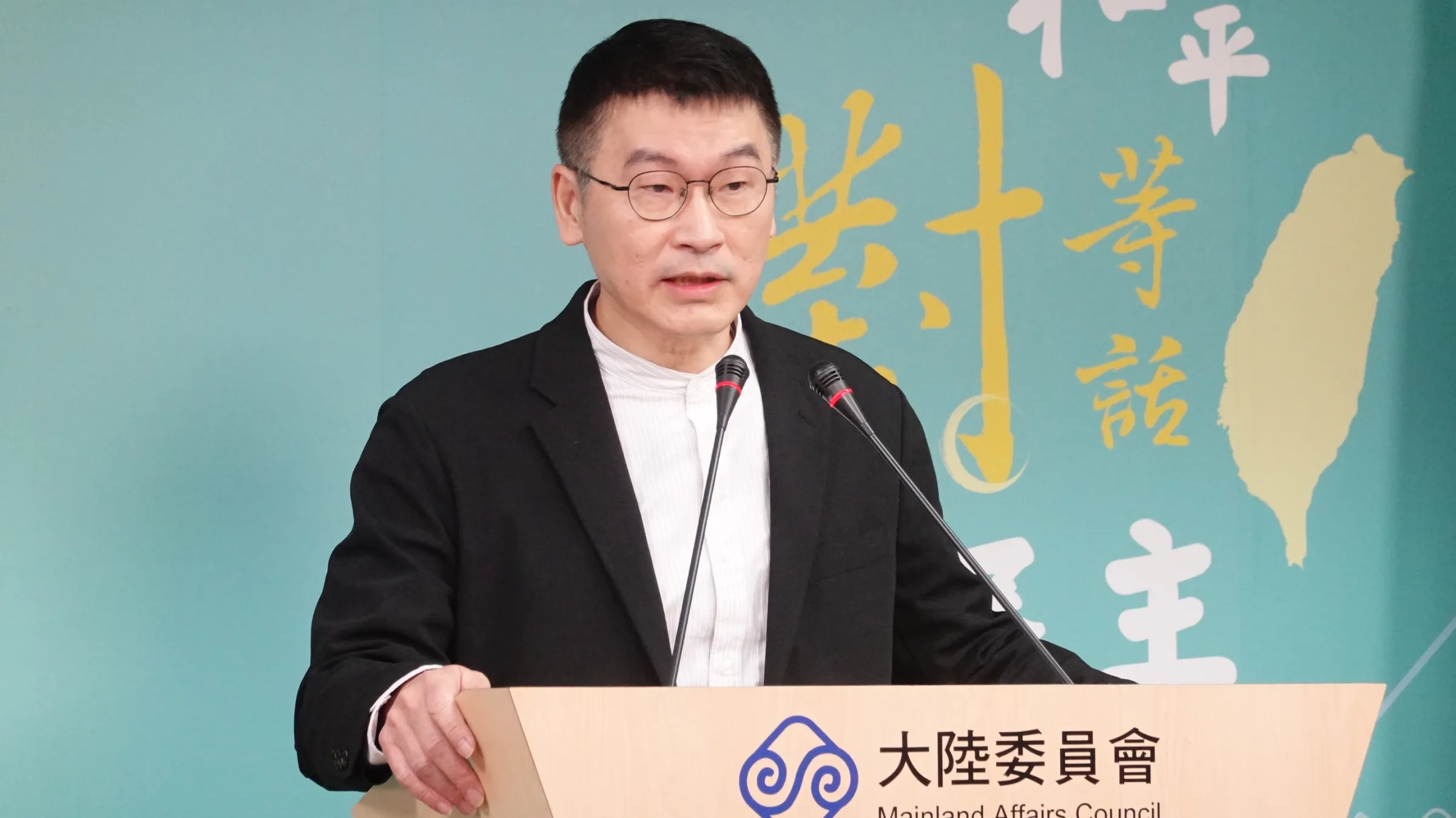 陸委會副主委梁文傑主持例行記者會。(楊騰凱攝)