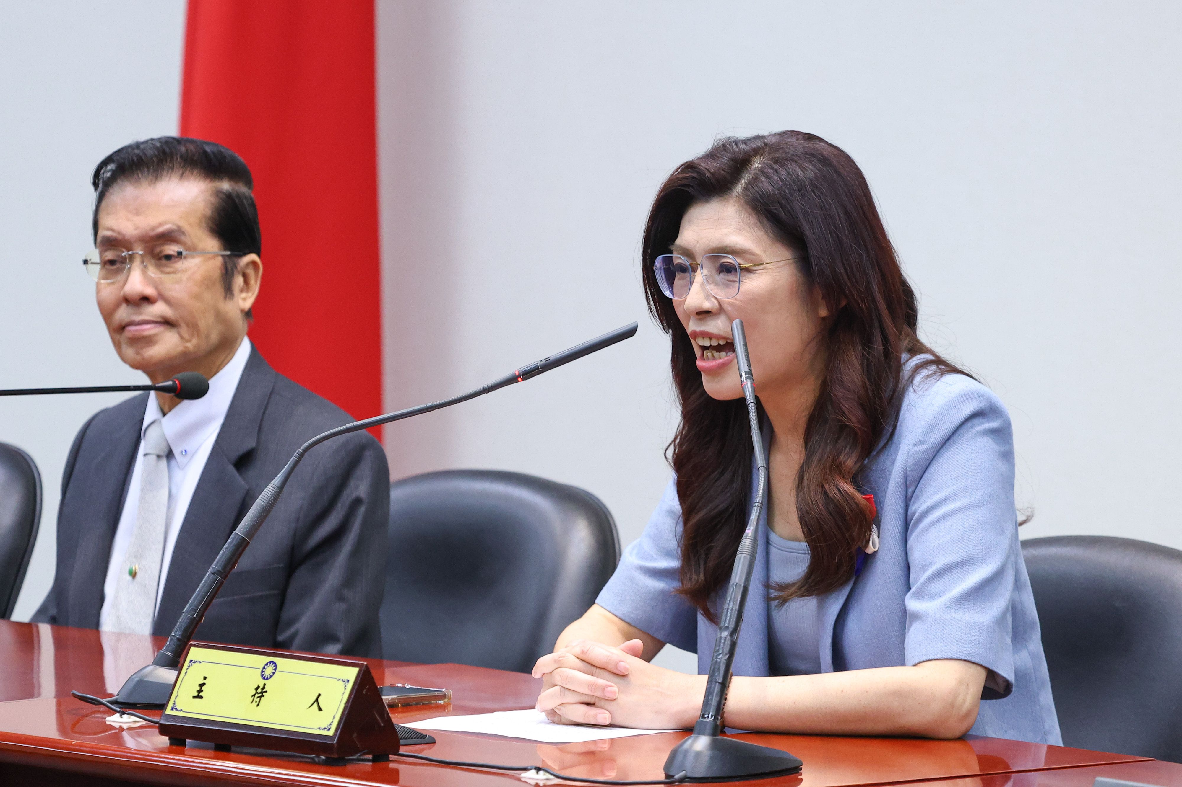 20260330-國民黨主席鄭麗文30日親自召開率團訪問大陸記者會。(顏麟宇攝)