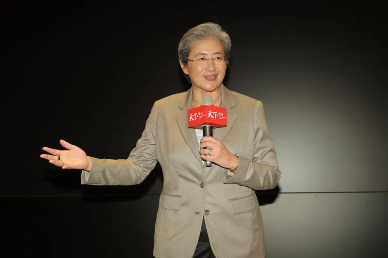 蘇姿丰出席AI論壇接受媒體聯訪(1) 超微執行長蘇姿丰(圖)22日上午出席天下雜誌45週年旗艦論壇「AI高峰對談 共創產業新未來」,會後接受媒體聯訪表示,AI基礎設施市場的成長速度極其驚人,在未來3到4年內,光是AI基礎設施的資料中心市場規模就將超過1兆美元,這是非常巨大的成長。中央社記者翁睿坤攝115年5月22日
