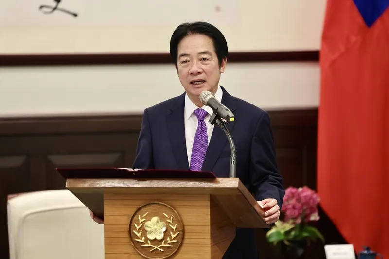 總統接見法國國民議會友台小組成員(1) 總統賴清德28日在總統府接見「法國國民議會友台小組主席帕媞斯黛訪團」成員,在致詞時表示台灣與法國攜手對世界和平做出貢獻。中央社記者王飛華攝115年5月28日