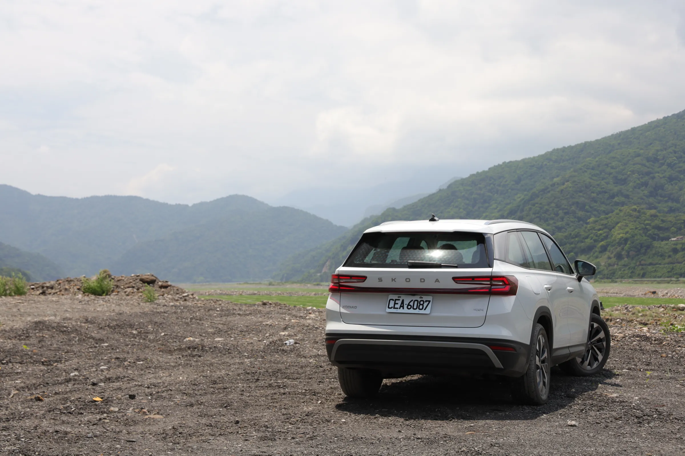 Kodiaq 2.0 TSI 4x4兼顧日常通勤與家庭出遊需求。(劉芯衣攝)