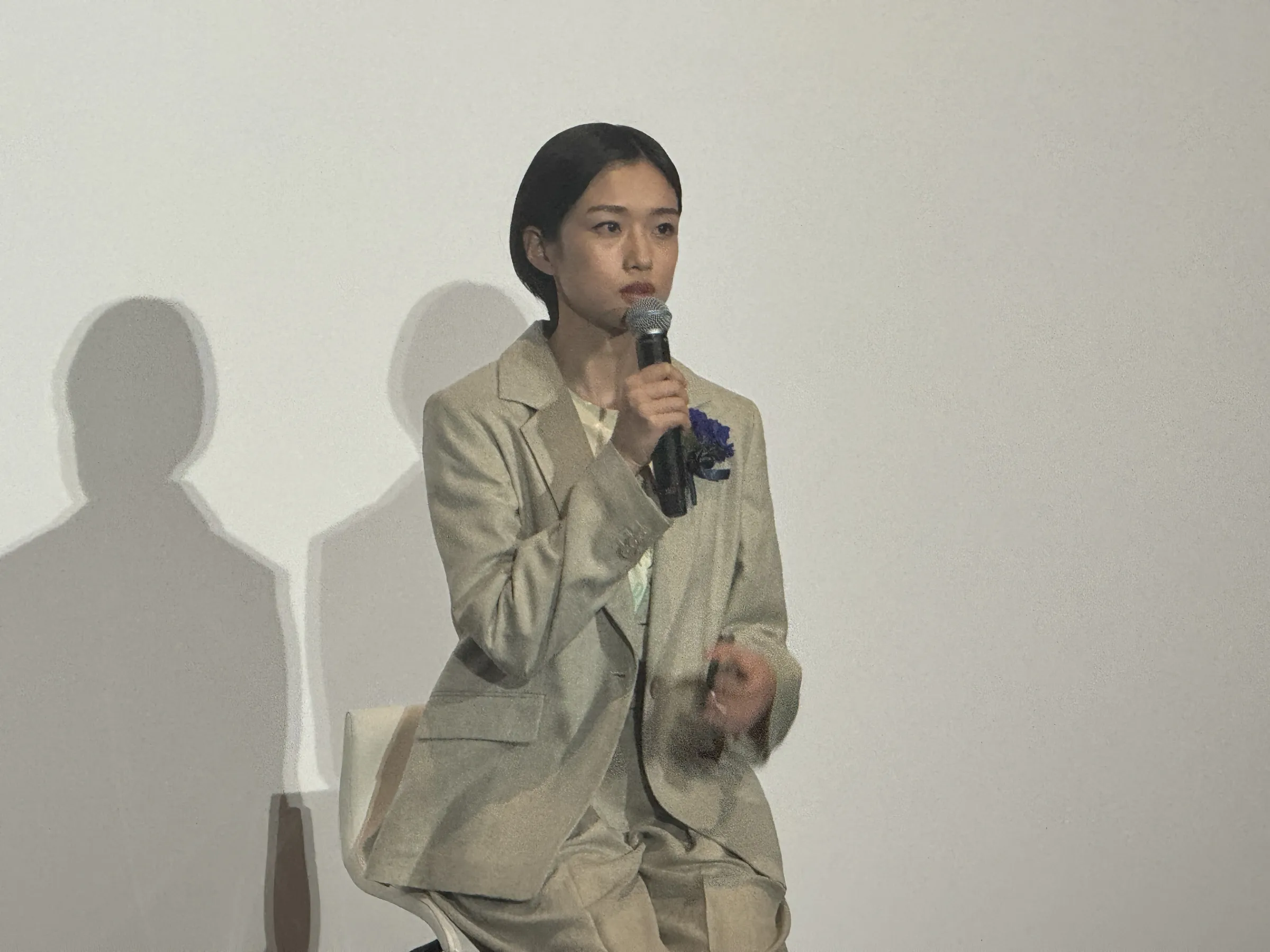 ファーストリテイリングは世界難民の日に合わせ、柳井正氏の10億円規模の個人寄付や、俳優の河合優実さんが参画する「UNIQLO FLOWER」でのチャリティなど、UNHCRと連携した多角的な難民支援の拡充を発表した。黃信維