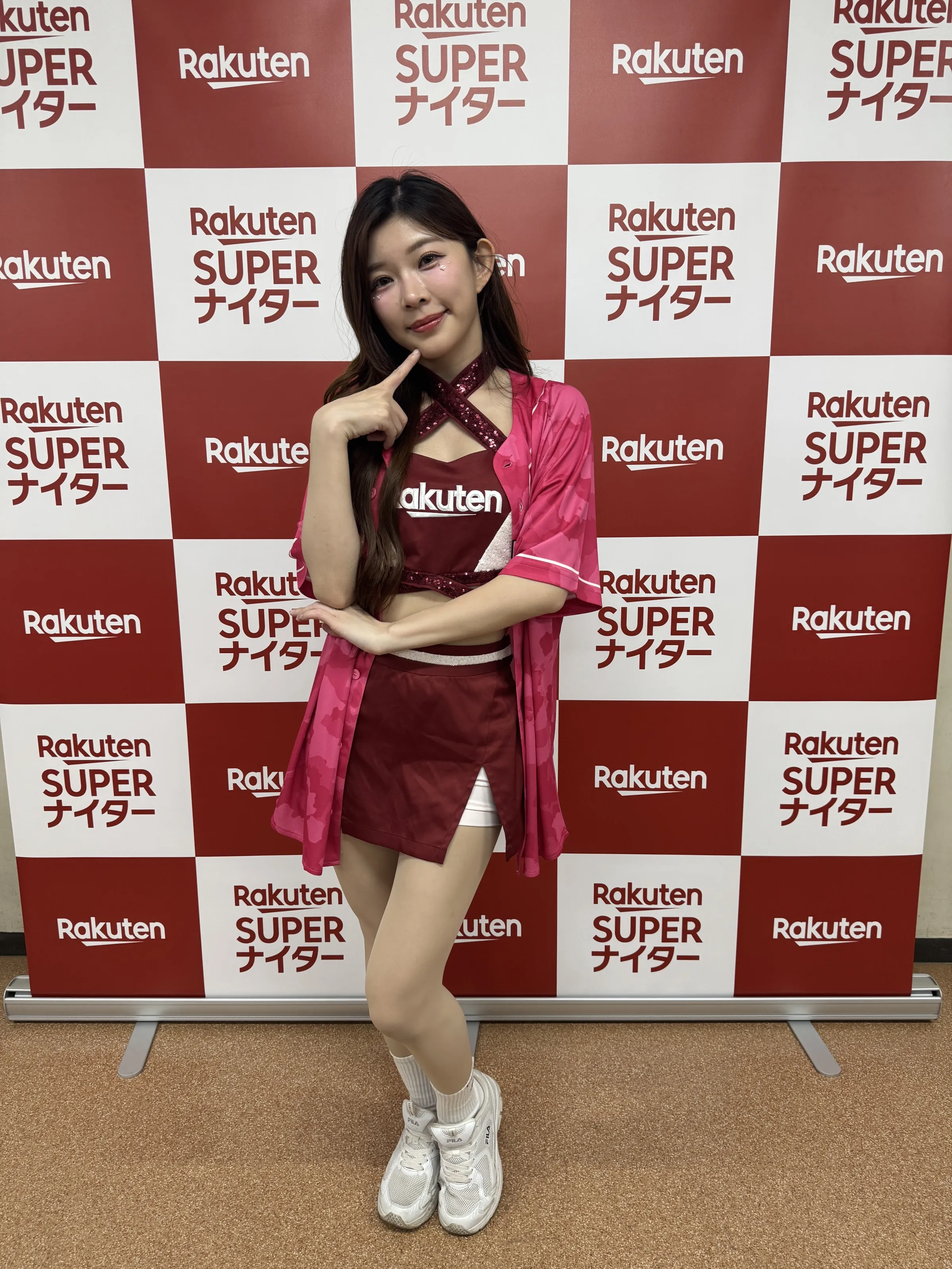 楽天スーパーナイター2026が東京ドームで開催され、Rakuten Girlsの華やかなパフォーマンスや女性陣の活躍が球場を大いに盛り上げた。黃信維