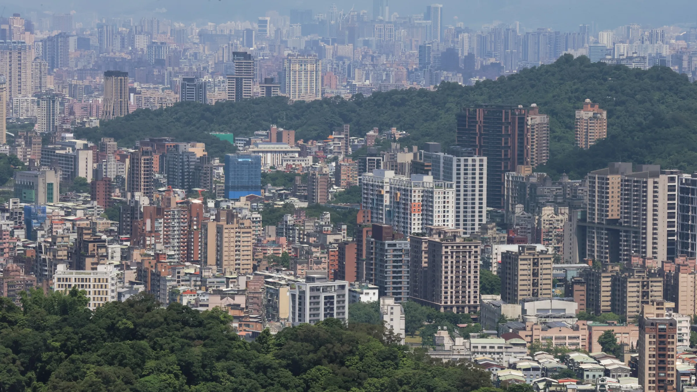房市、 房地產、 房屋税、 台北景觀。(柯承惠攝)