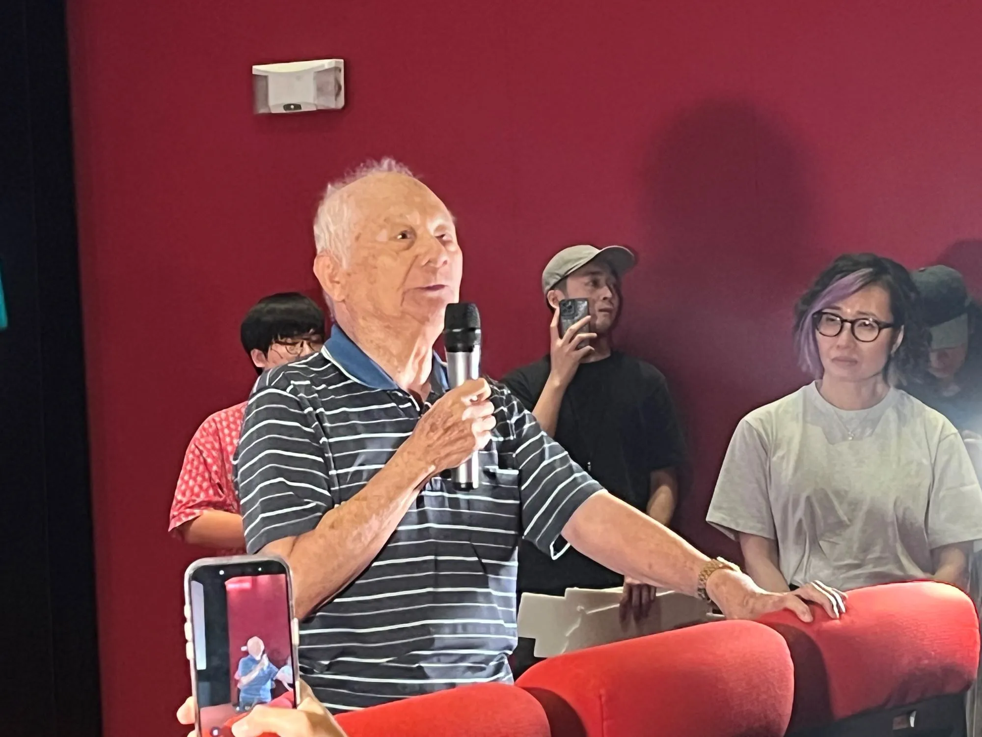 台灣的二戰世代在戰後81年的今天已經為數不多,圖為96歲的東俊賢,他戰時在橫濱的日本海軍飛機工廠當少年技工。(劉煥彥攝)