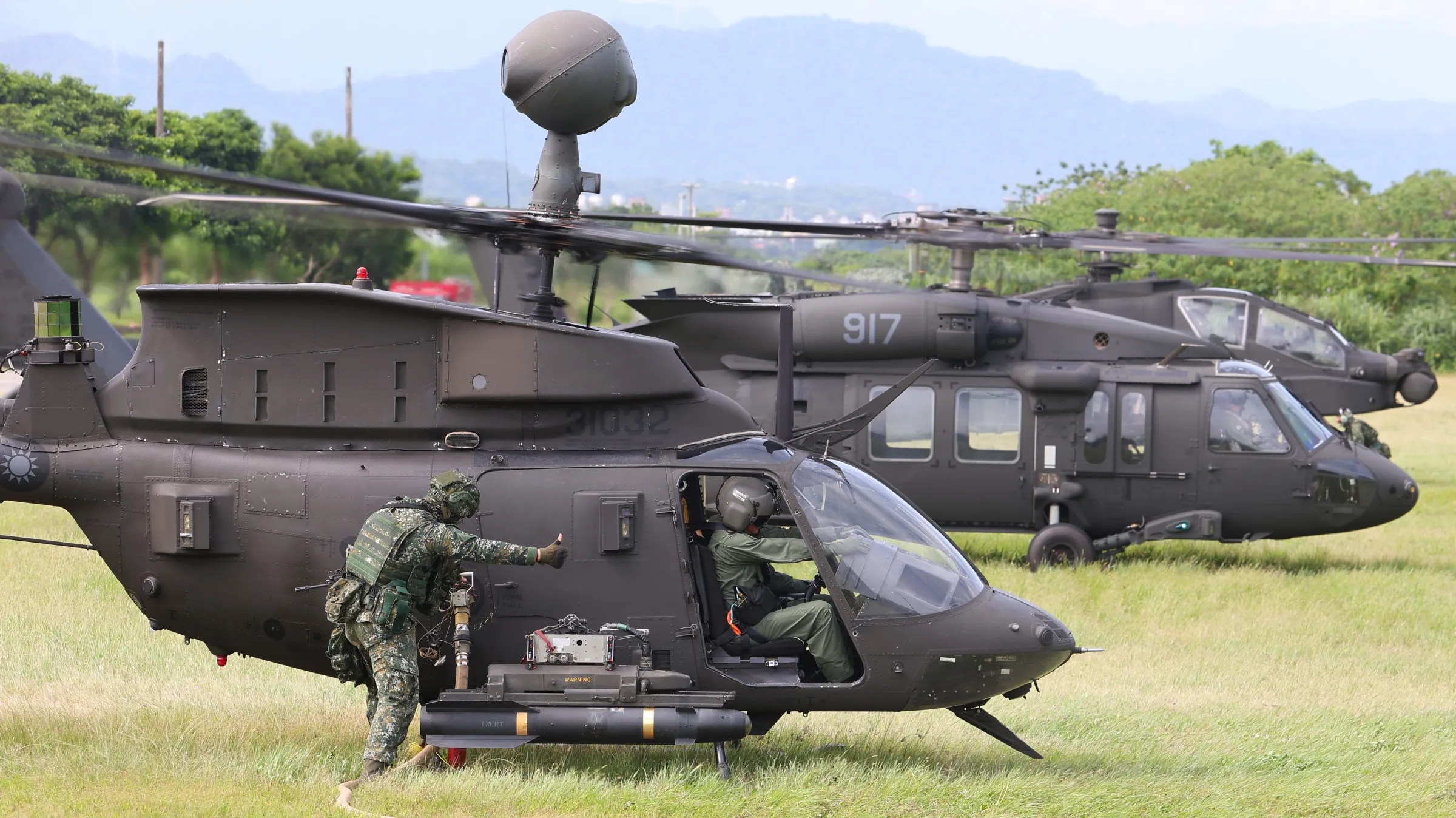 20260811-國軍「漢光42號」演習實兵演練,陸軍601旅直升機油料整補。(顏麟宇攝)