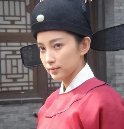 陸劇最帥「女扮男裝」女星第9名:李冰冰《再生緣之孟麗君傳》(圖/取自微博)
