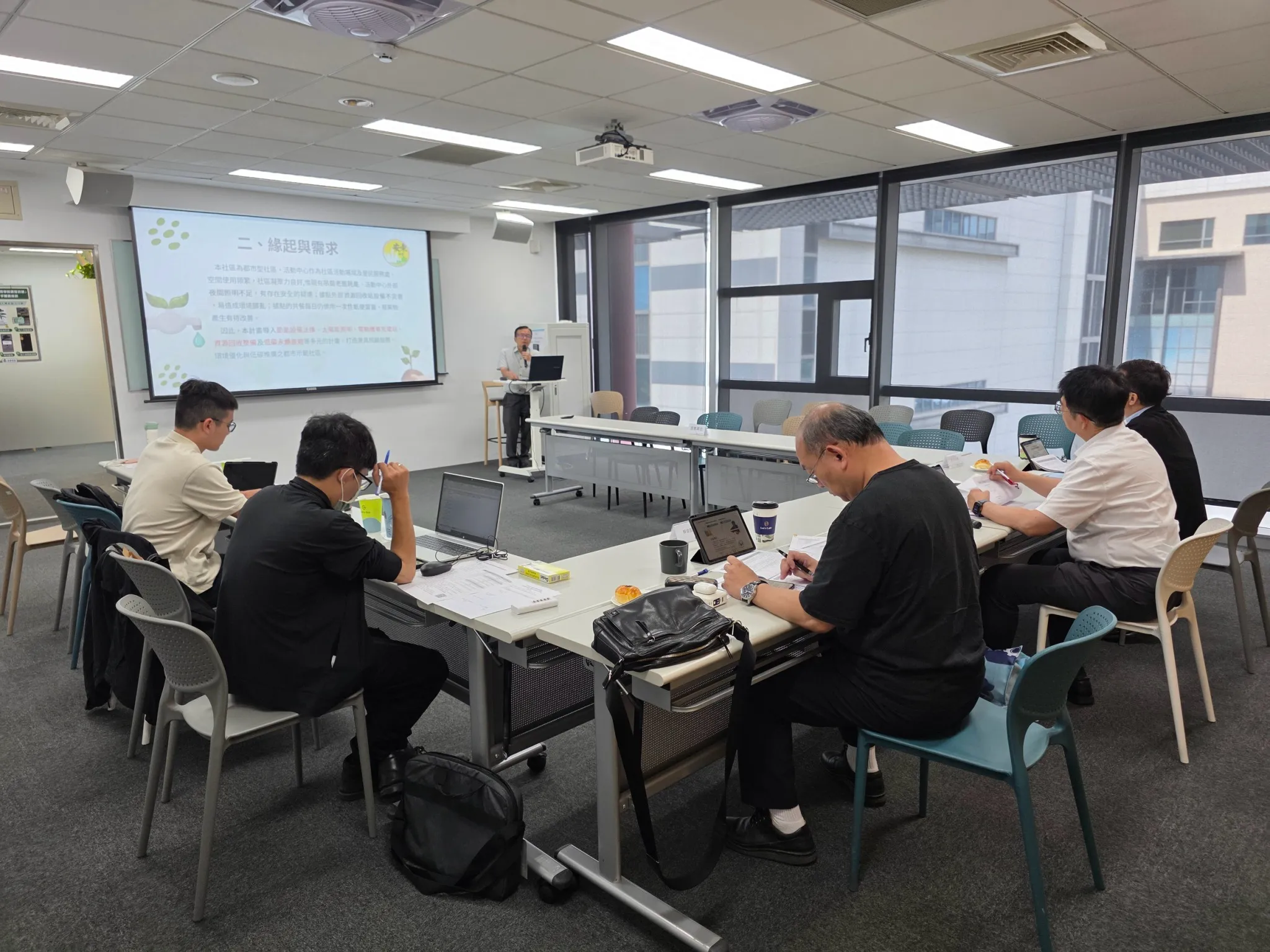 專家委員評比審查會議(圖/高雄市政府環境保護局 提供)