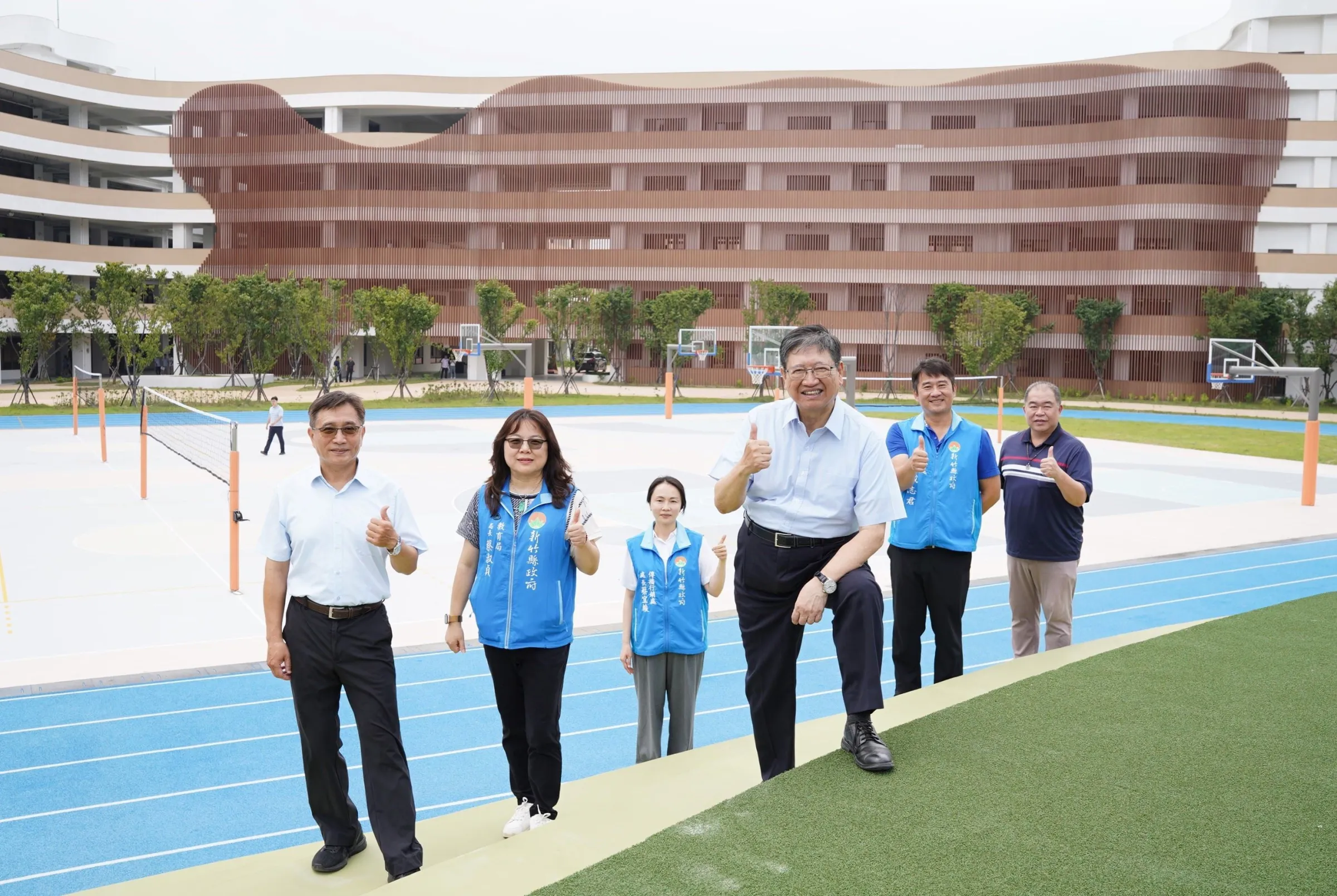 縣長楊文科率團隊視察文興高中校舍新建工程,。(圖/新竹縣政府提供)