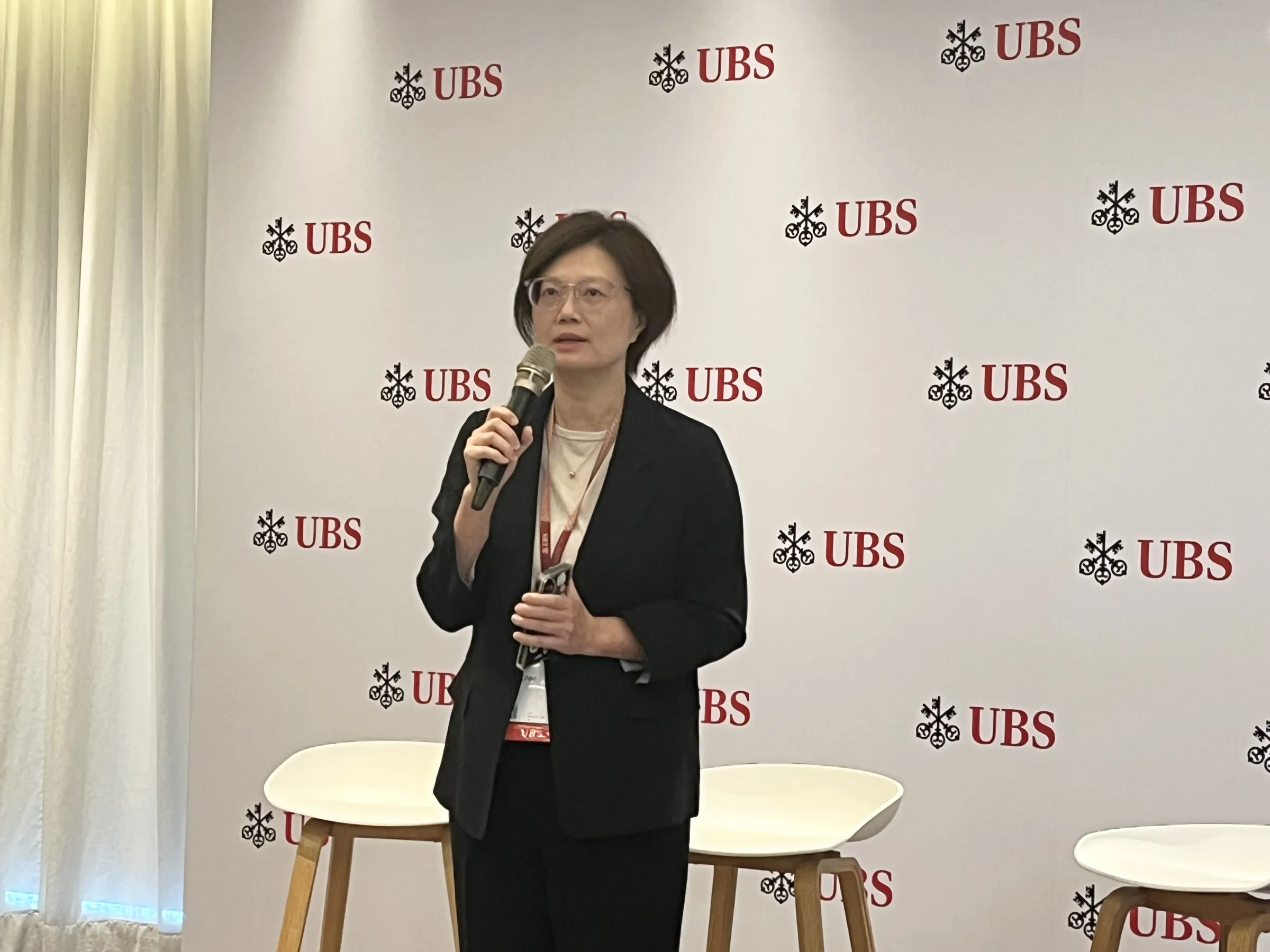 瑞銀(UBS)台灣證券策略師暨非科技產業分析師陳玟瑾。(劉煥彥攝)