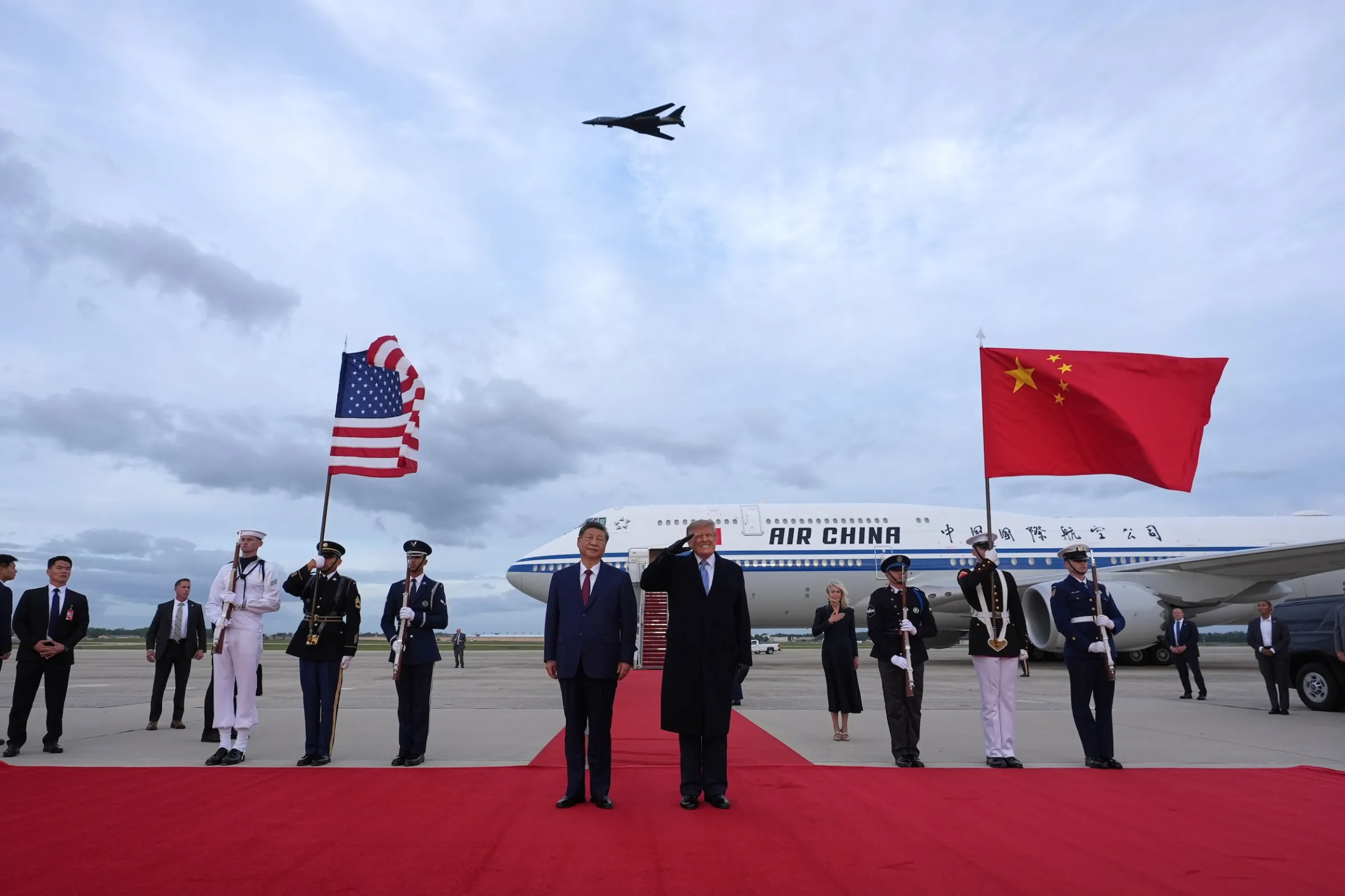 2026年9月23日、訪米した習近平国家主席をトランプ大統領が自ら出迎えた(AP)