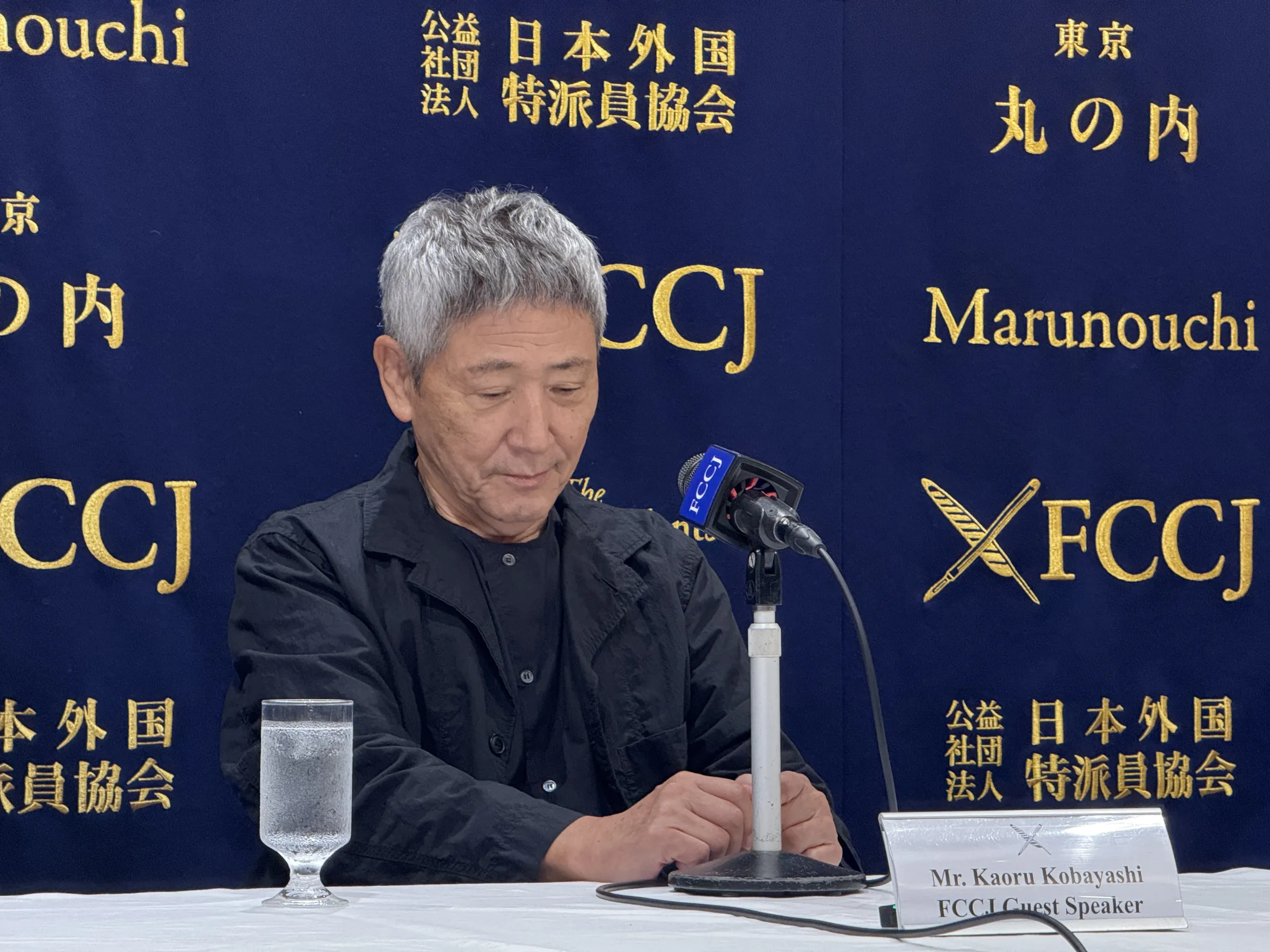 深夜食堂睽違七年推新作,小林薰答風傳媒提問稱劇組齊聚是奇蹟,並驚喜預告台灣女星客串以答謝粉絲。(黃信維攝)