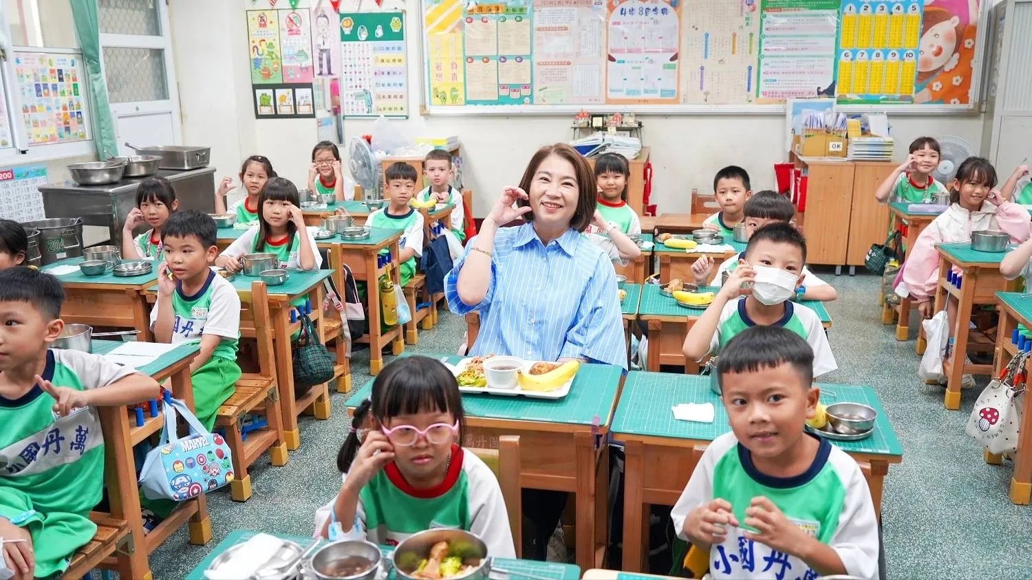 持續投入教育資源,自115學年度起全面補助屏東縣所屬高國中小學生營養午餐費用。(圖/屏東縣政府提供)