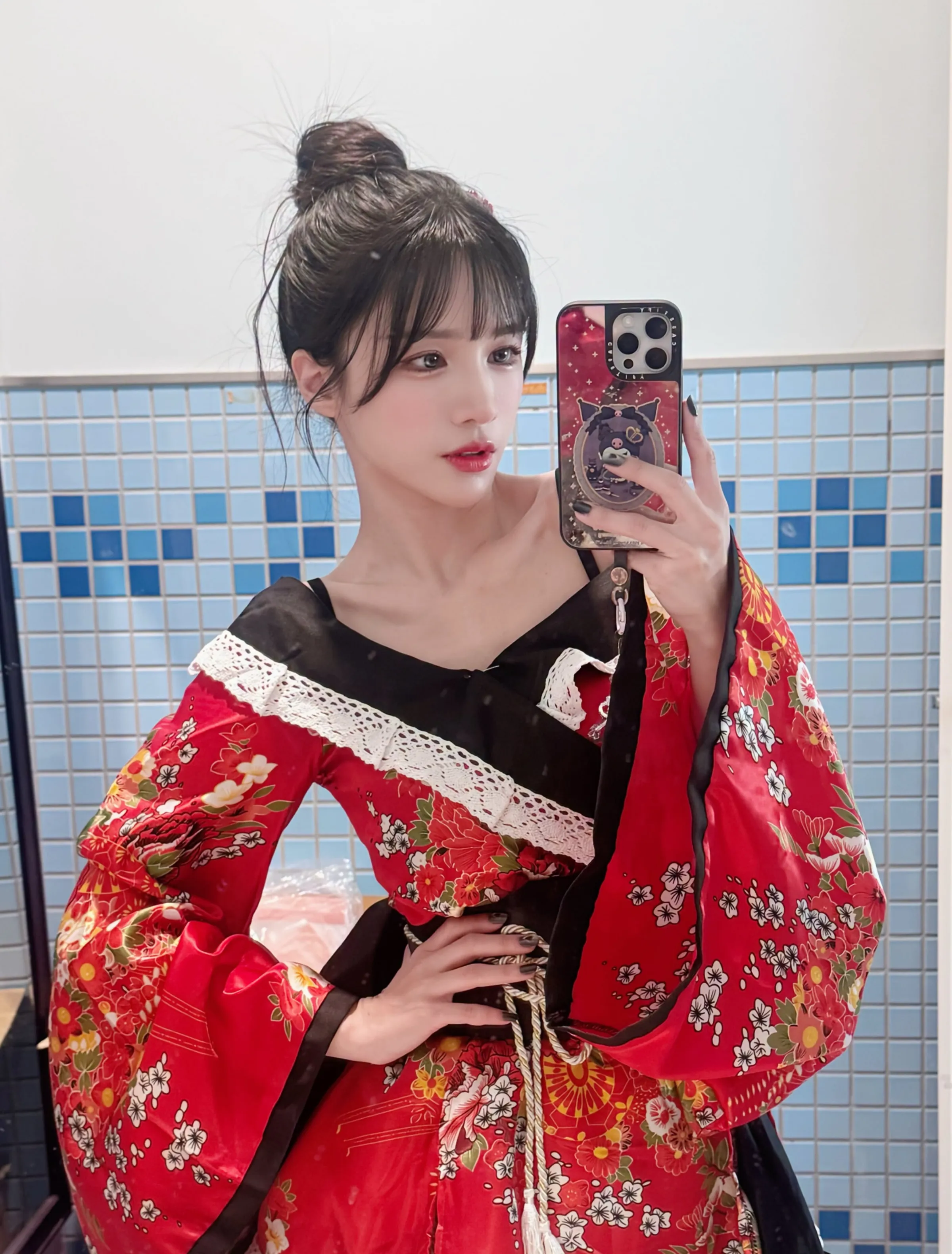 樂天桃猿4日補辦玩水祭,卻爆出女孩遭潑啤酒、朝敏感部位射水等亂象,艾融更因眼睛刺痛送醫,岱縈(如圖)更是氣炸,透露玩水活動造成眼睛感染、至今仍有腫脹,更表態若未來再舉辦類似玩水互動活動,自己將不再排班。(圖/翻攝自林岱縈臉書)
