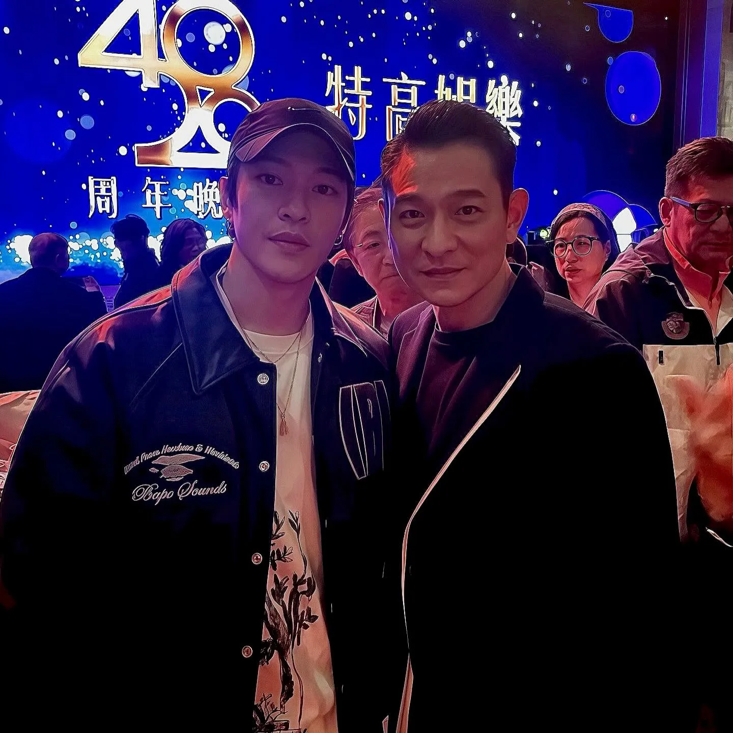 魏俊傑(左)家世背景受到關注,外公王國旌曾是香港金融貿易公司老闆,也是女星關之琳的第一任丈夫,與香港不少政商名流有往來。(圖/翻攝自魏俊傑IG@markjoonjie)