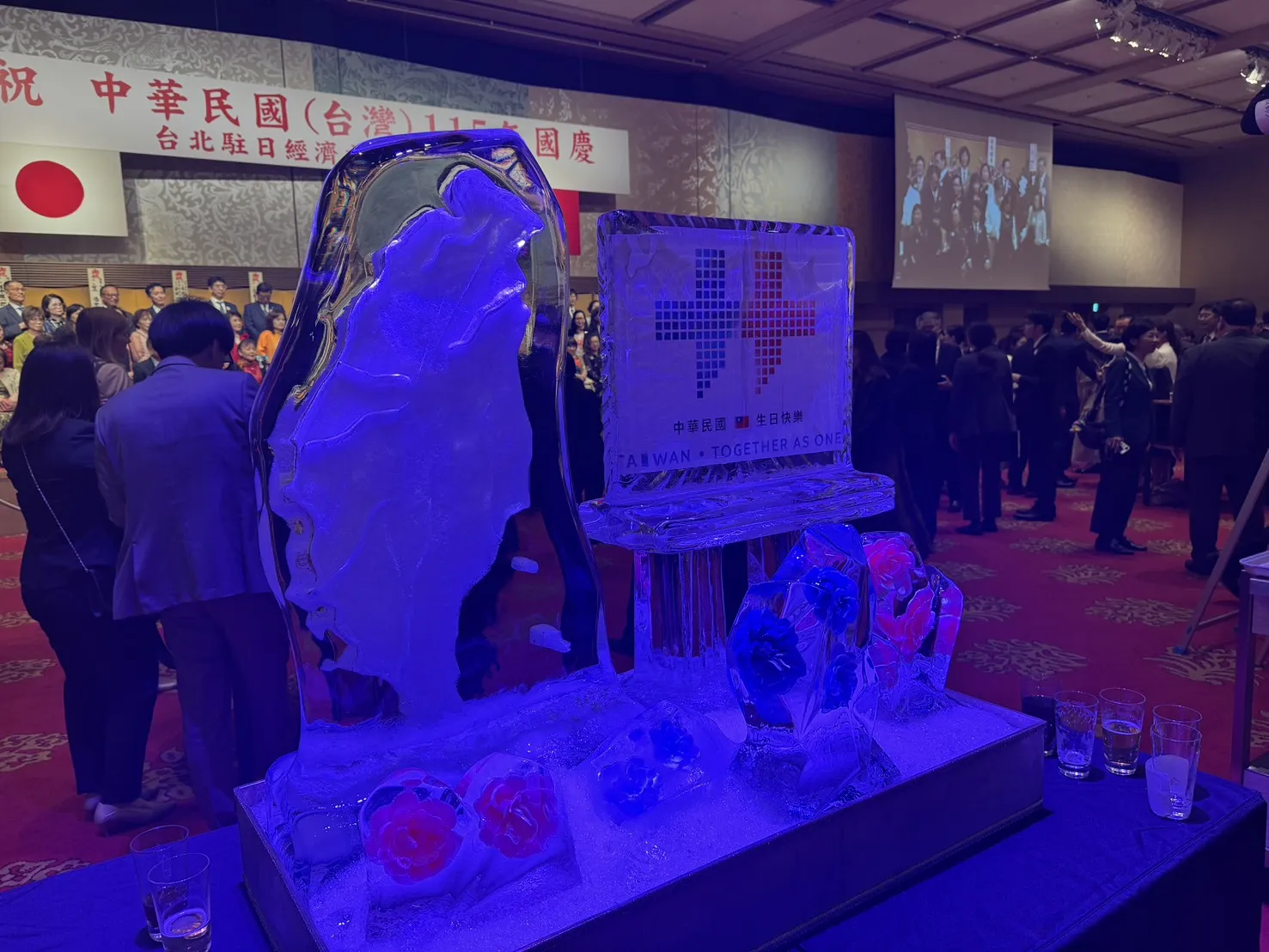 20261007-駐日代表處7日晚間於東京盛大舉行中華民國115年國慶慶祝酒會,駐日代表李逸洋、日本跨黨派國會議員聯盟會長古屋圭司等台日政要齊聚。(黃信維攝)