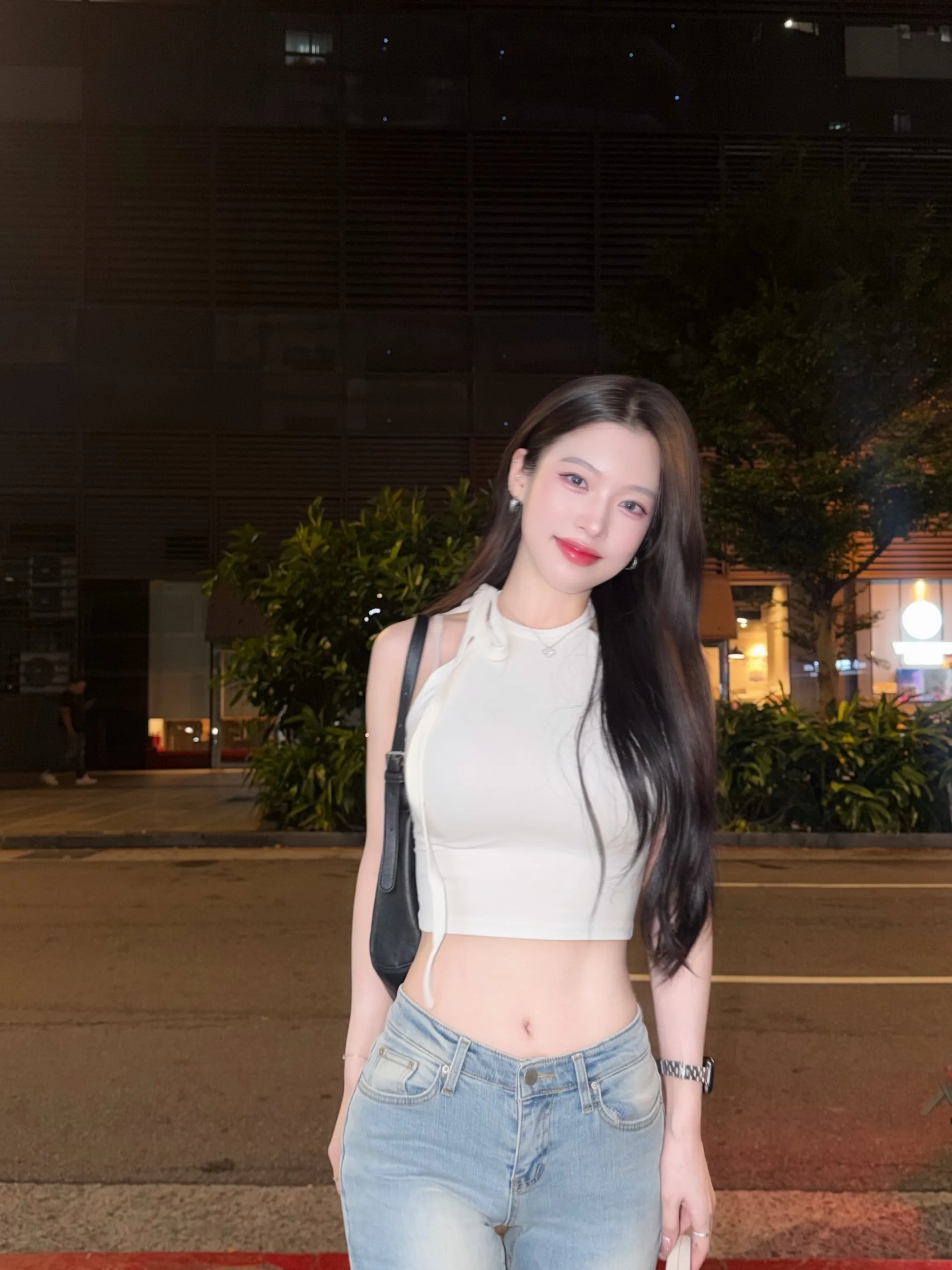 李瑩珠不只經營YouTube頻道,更砸下300萬元拓展霧眉事業,如今推出首張迷你概念專輯《POV》,從科技業上班族一路跨界成為創業者與歌手。(圖/翻攝自李瑩珠IG)