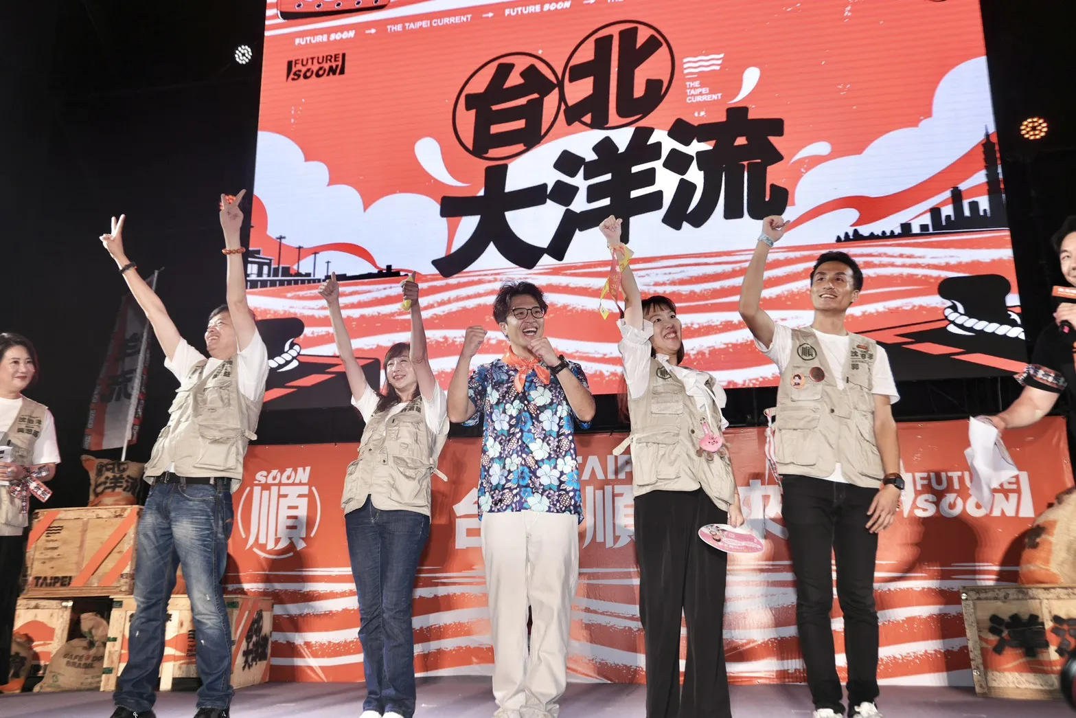 20261018-民進黨台北市長參選人沈伯洋(中)18日於民權公園進行松山x信義台北大洋流市政開講。(劉偉宏攝)