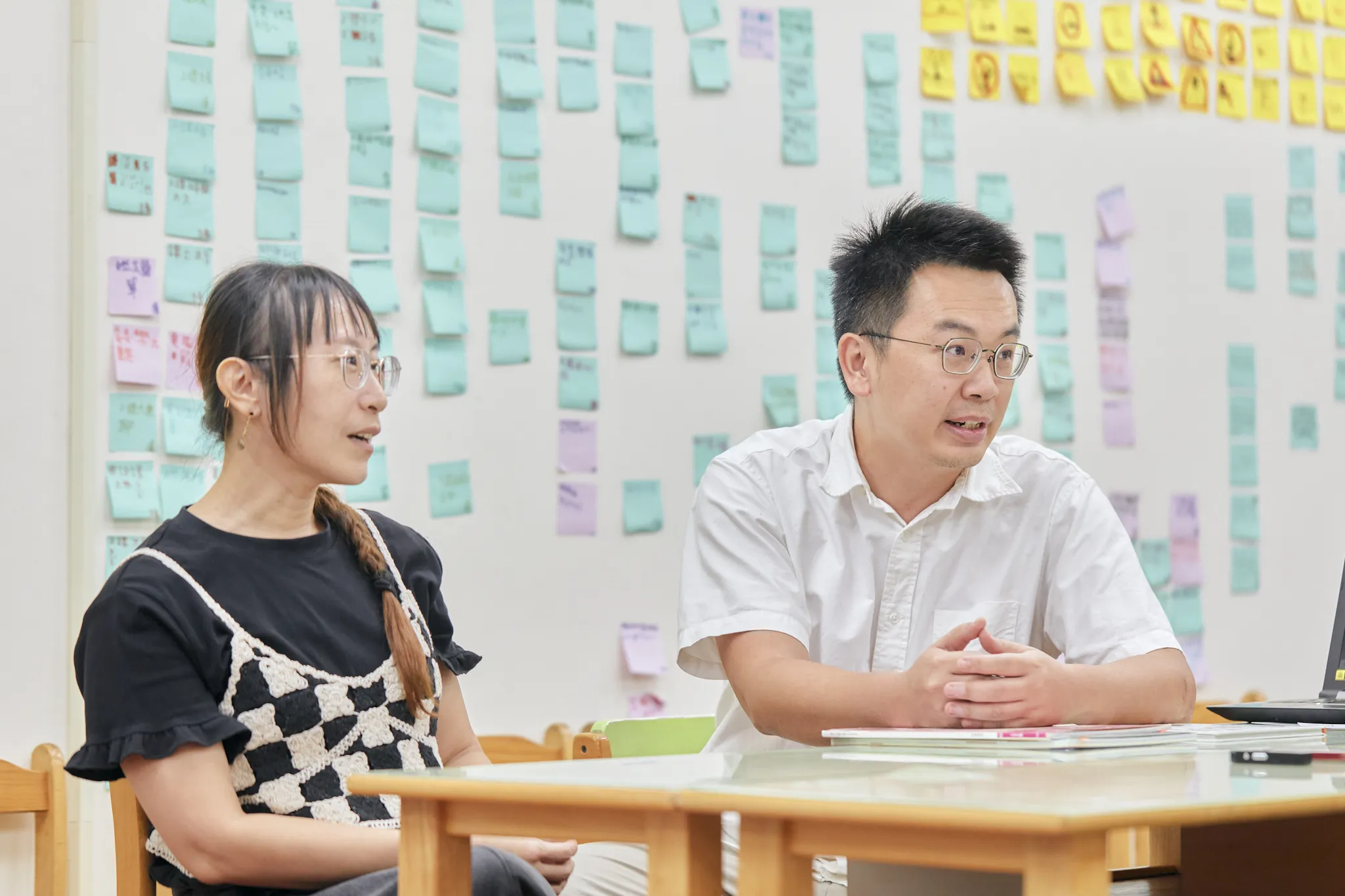 陳宥妤、吳嘉明希望拓展孩子的學習舞台,也讓數學、科學與研究能力有機會用在社會議題上。(風傳媒攝)