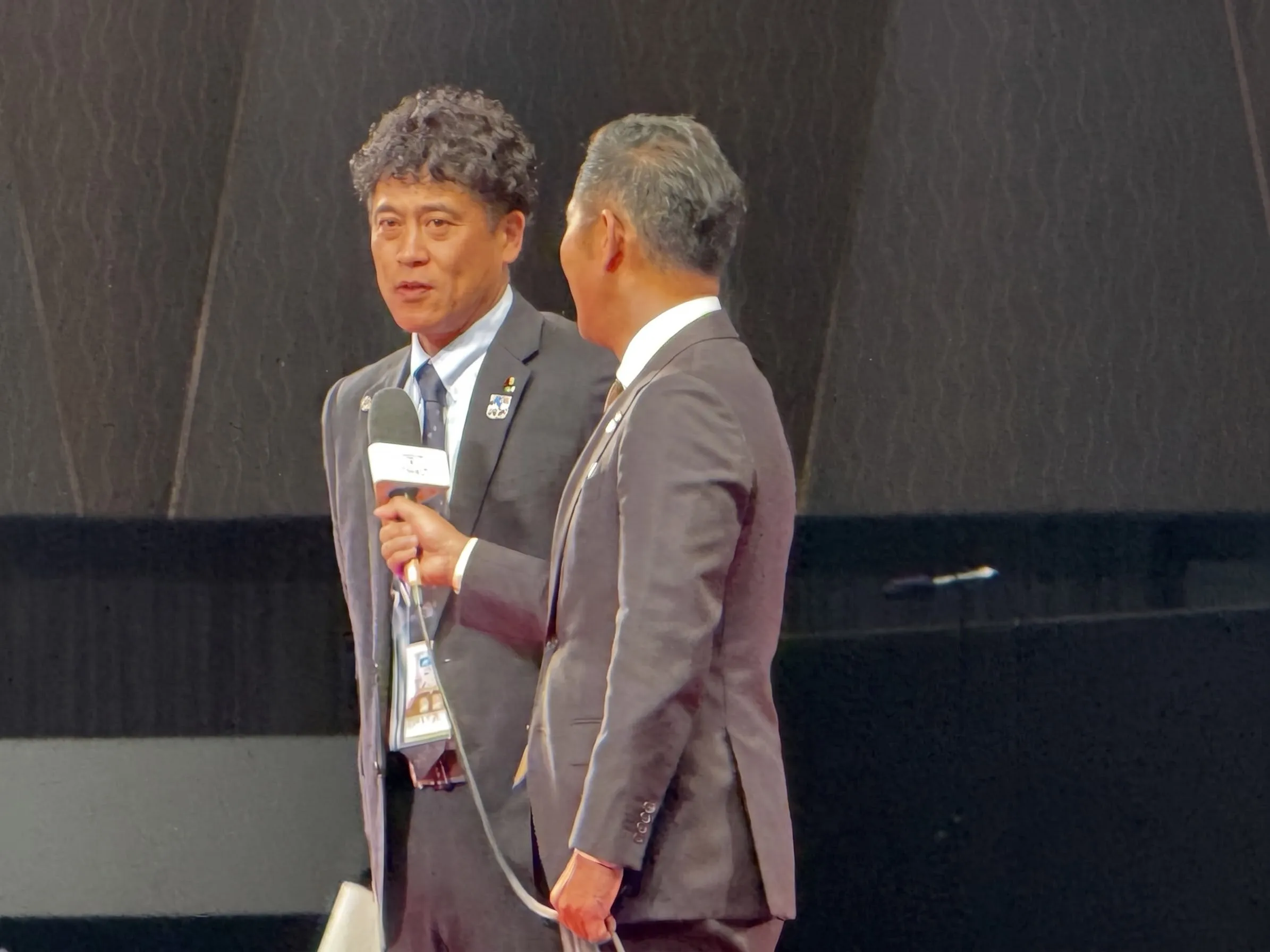 青学大の鈴木泰成投手を抽選で引き当てたソフトバンクの城島健司CBOは、今年の投手陣でナンバーワンの評価だったと明かし、日本を代表する先発投手への成長とチームの連覇貢献に期待を寄せた。黃信維