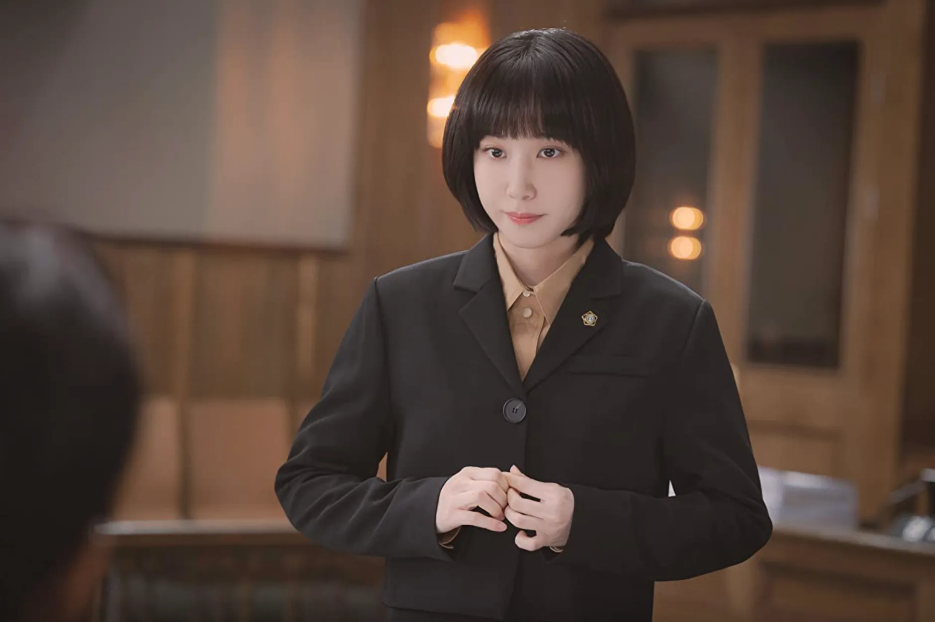 朴恩斌憑《非常律師禹英禑》人氣再攀高峰。(圖/Netflix提供)