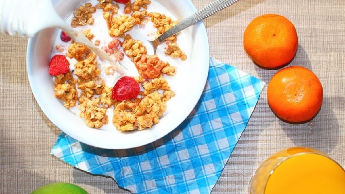 你知道milk的動詞意思嗎?milk不為人知的意思是什麼?