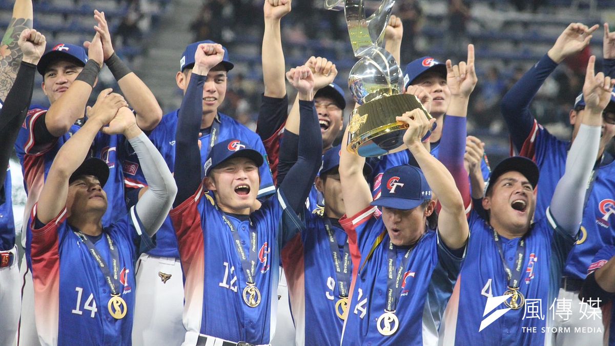 「WBSCプレミア12」決勝戦で台湾が日本を破り優勝、歴史的勝利を収めた。(黄信維撮影) 「WBSCプレミア12」決勝戦で台湾が日本を破り優勝、歴史的勝利を収めた。(黄信維撮影)