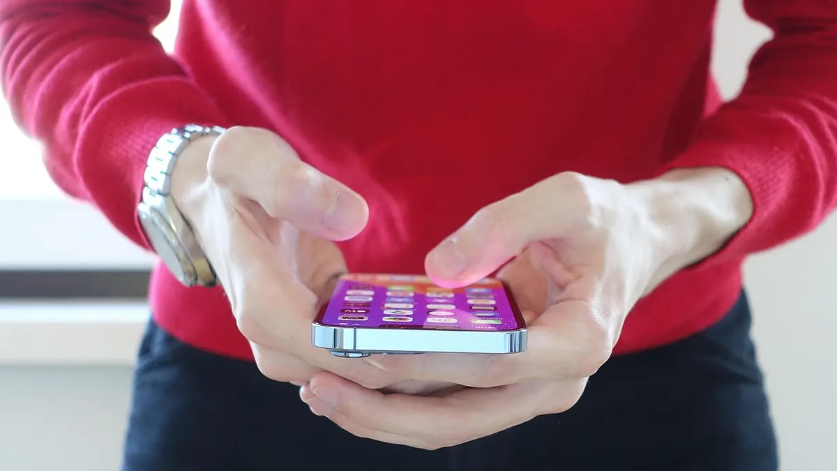 台南一名 50 多歲的護理師,不幸落入股票投資詐騙陷阱,在一個多月內陸續交付了 530 萬元現金。(示意圖/取自Pixabay) 台南一名 50 多歲的護理師,不幸落入股票投資詐騙陷阱,在一個多月內陸續交付了 530 萬元現金。(示意圖/取自Pixabay)