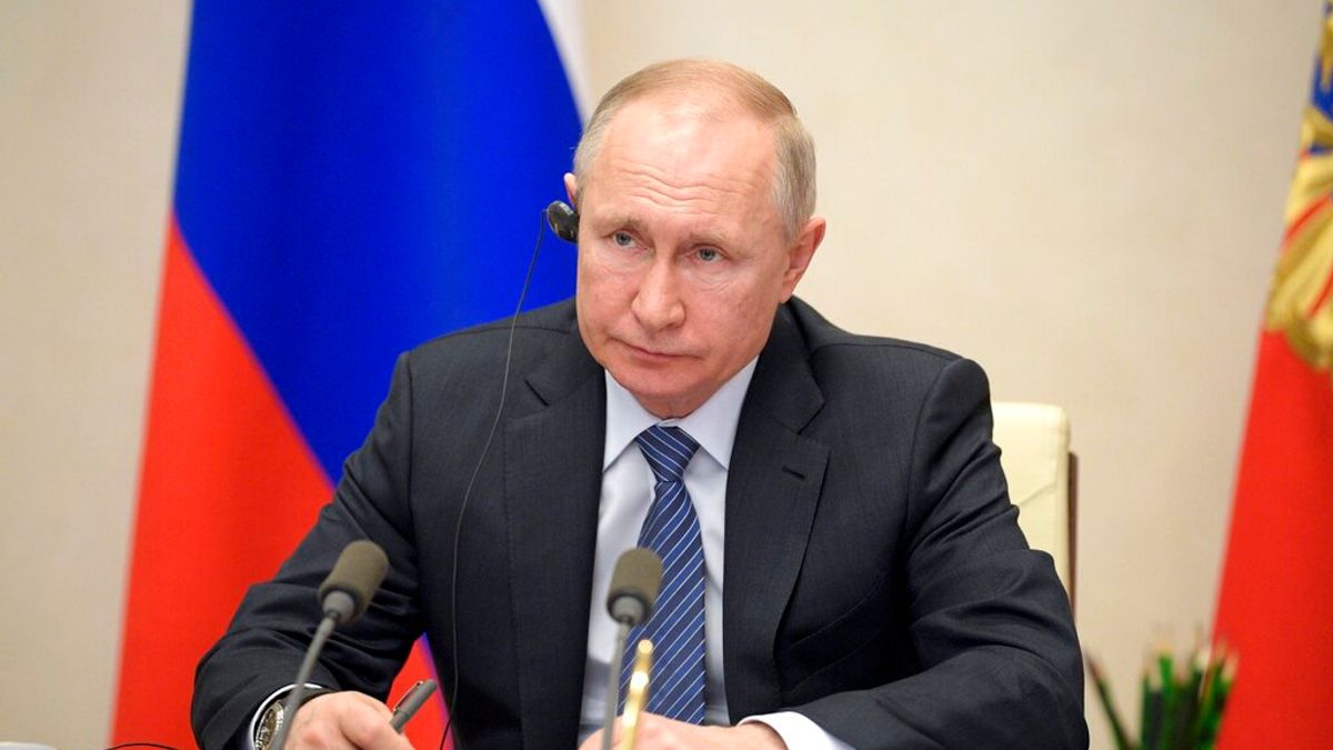 儘管川普認為普丁「已經厭倦戰爭」,但外界觀察指出,普丁仍未放棄最大化要求,包括要求烏克蘭讓出整個頓巴斯地區並承諾不加入北約,這不僅違反國際法,也與川普設想的「協議快速落幕」存在落差。(AP) 儘管川普認為普丁「已經厭倦戰爭」,但外界觀察指出,普丁仍未放棄最大化要求,包括要求烏克蘭讓出整個頓巴斯地區並承諾不加入北約,這不僅違反國際法,也與川普設想的「協議快速落幕」存在落差。(AP)