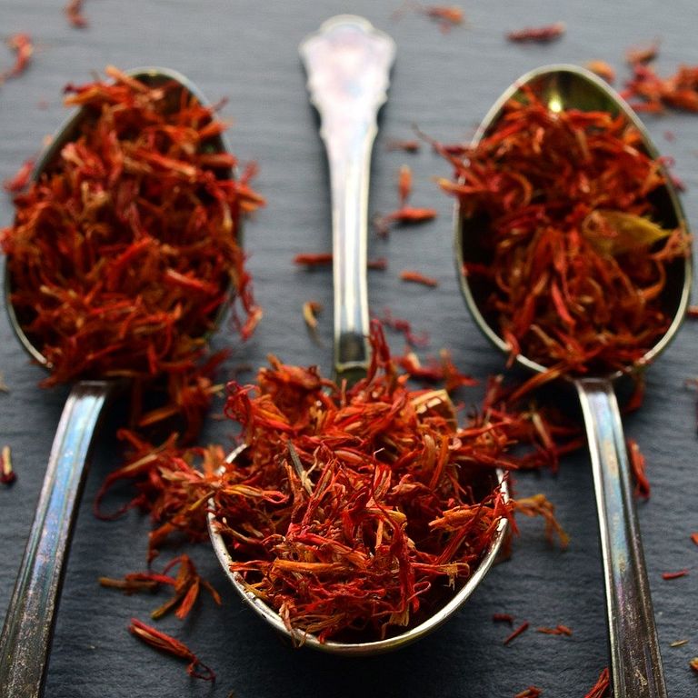 約15,000朵花才能得到100公克的番紅花(圖/取自@bixabay)