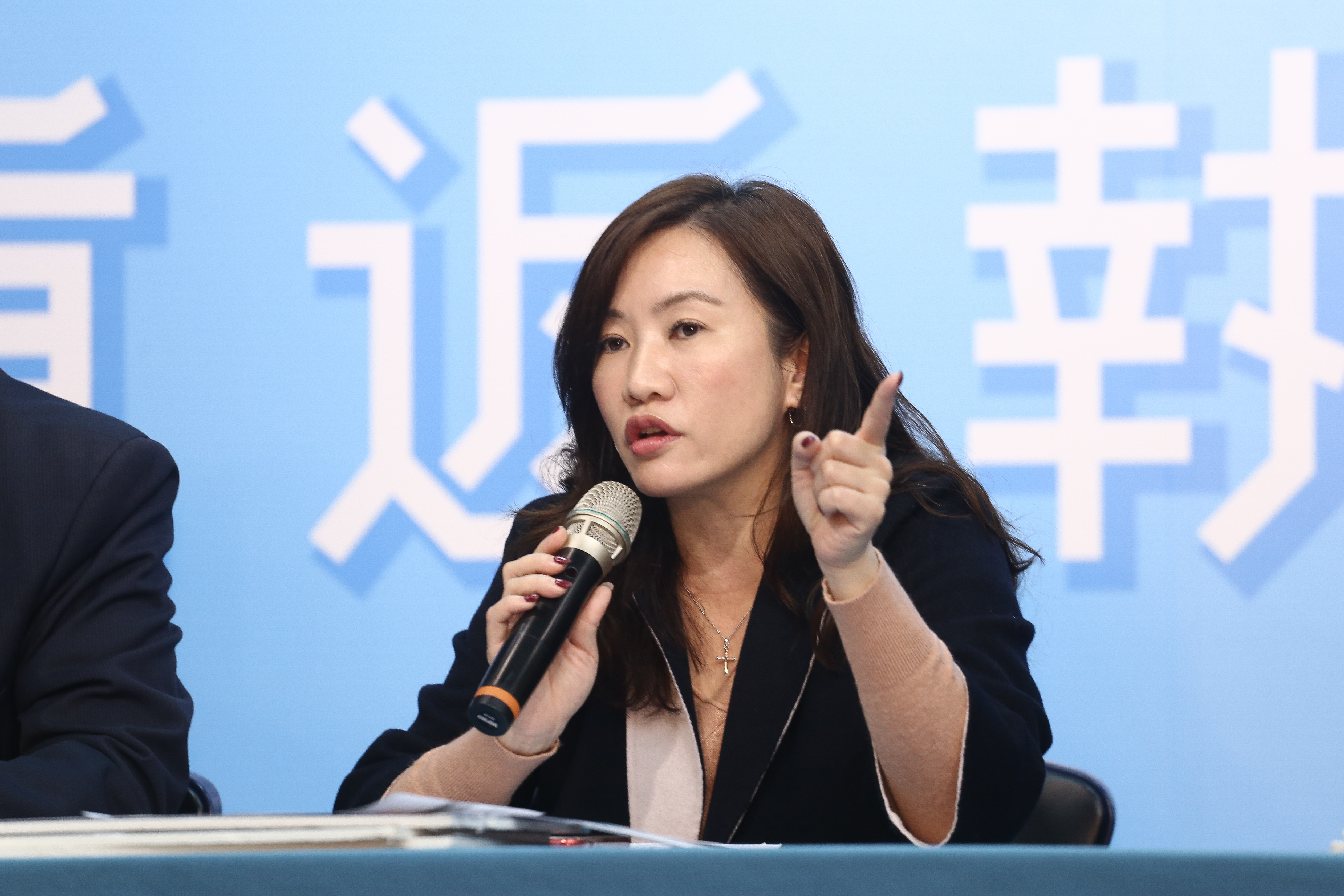 荷馬、美枝、霸子、花枝、奶嘴妹...這家人陪伴你我走過人生起伏，《辛普森家庭》30歲生日快樂！ | 吳珮瑜| 風影音- 風傳媒