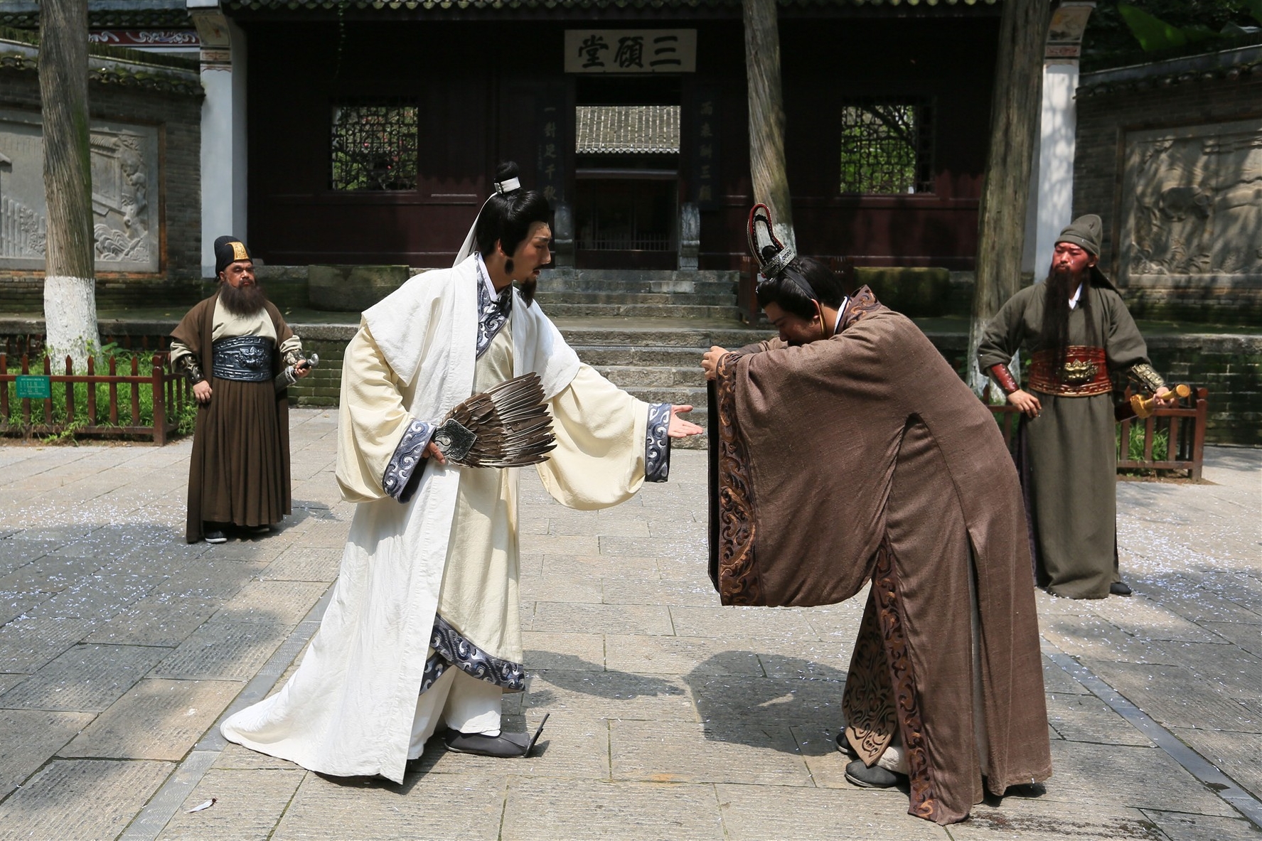 新鮮人找工作就該學諸葛亮！他在「三顧茅廬」前做的這些準備，求職者必看| 潘渝霈| 風生活- 風傳媒