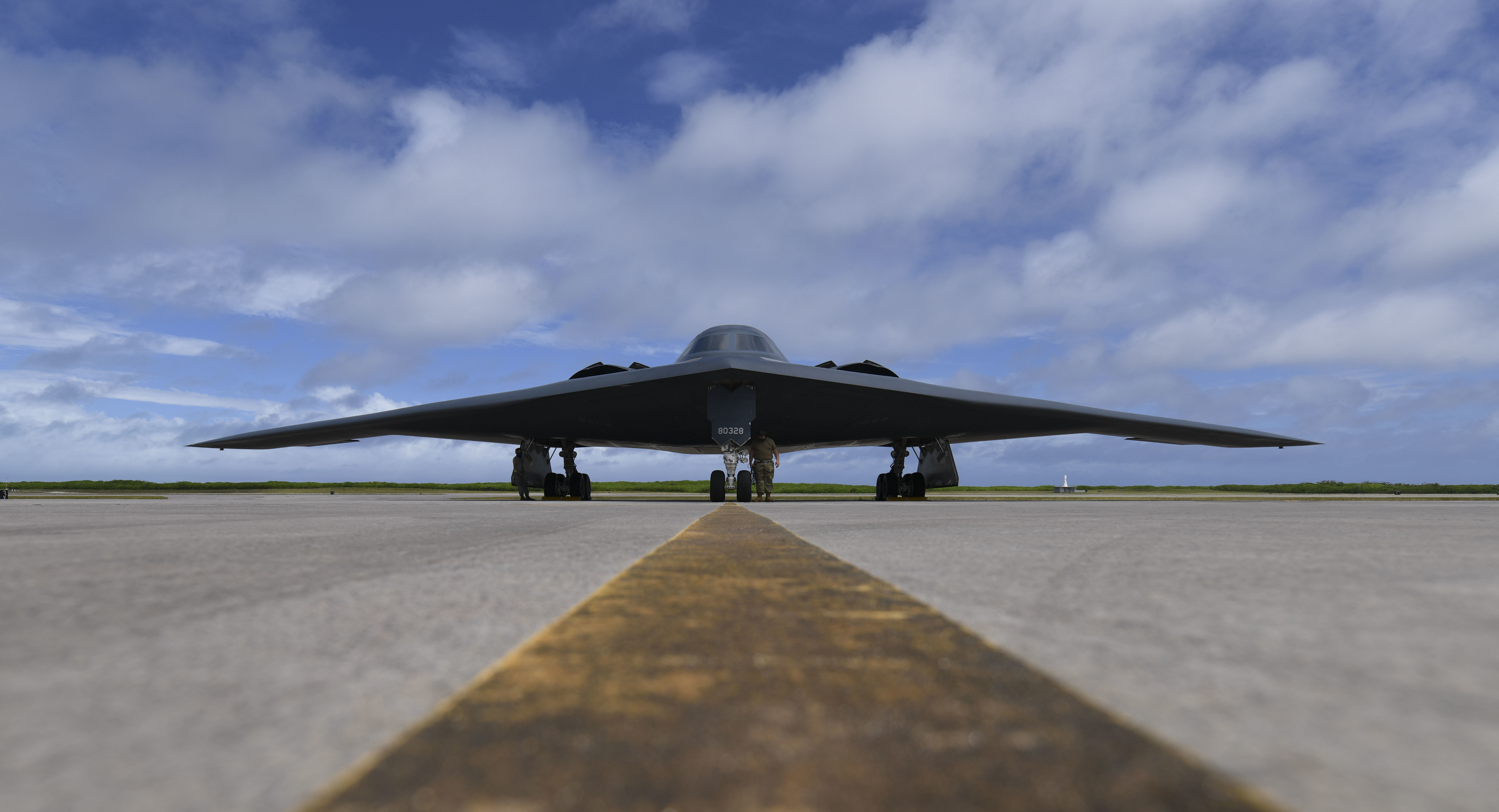 USAF B-2 ステルス爆撃機 飛行機図鑑】アメリカ軍の象徴となるステルス爆撃機 B-2