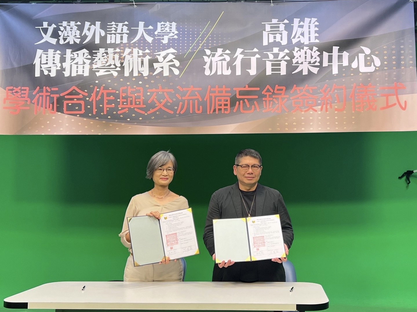 2024飲料推薦》10大明星網紅手搖飲排行！再睡5分鐘、萬波都上榜，冠軍不只便宜還好喝| 網路溫度計DailyView | 風生活- 風傳媒