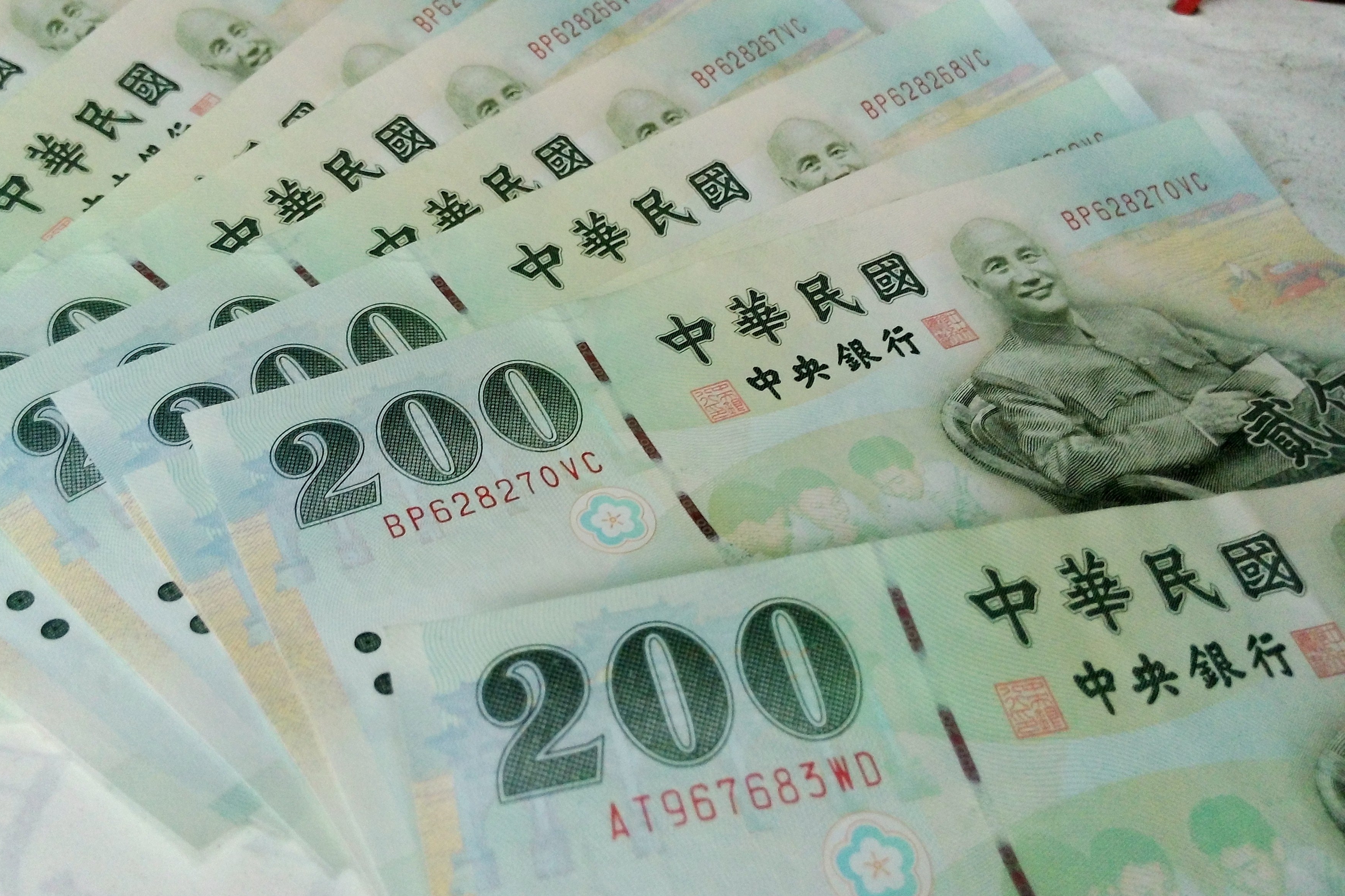 為何台灣人不愛用200、2000元的紙鈔？網友揭最大致命缺點，直呼超麻煩| 阮永綺| 風生活- 風傳媒