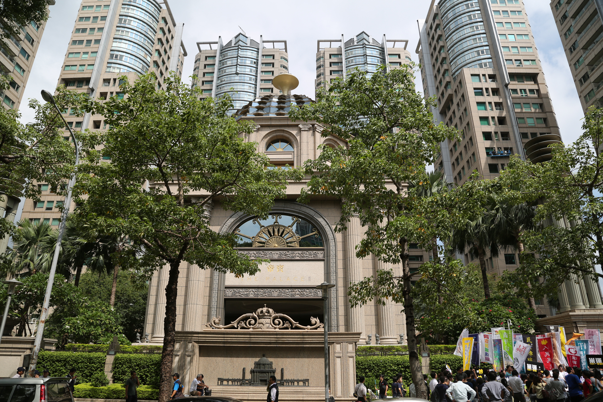 宏盛建設專訪1》蓋出豪宅傳奇「帝寶」15年後，地王之子如何擦亮父親招牌？ | 林喬慧| 風生活- 風傳媒