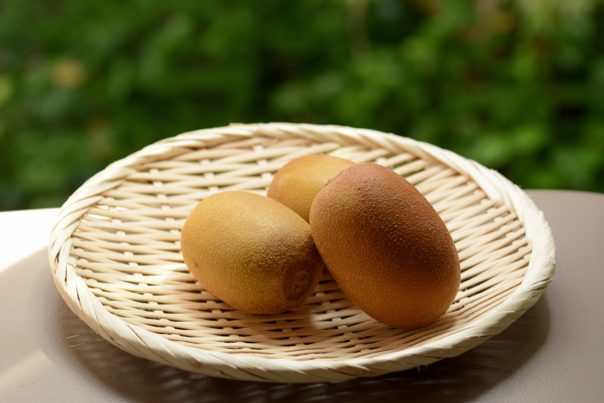 奇異果買回家放一個月都不會軟！婆媽旁邊放1物「快速催熟軟化」，香軟多汁不會酸| 風生活綜合報導|