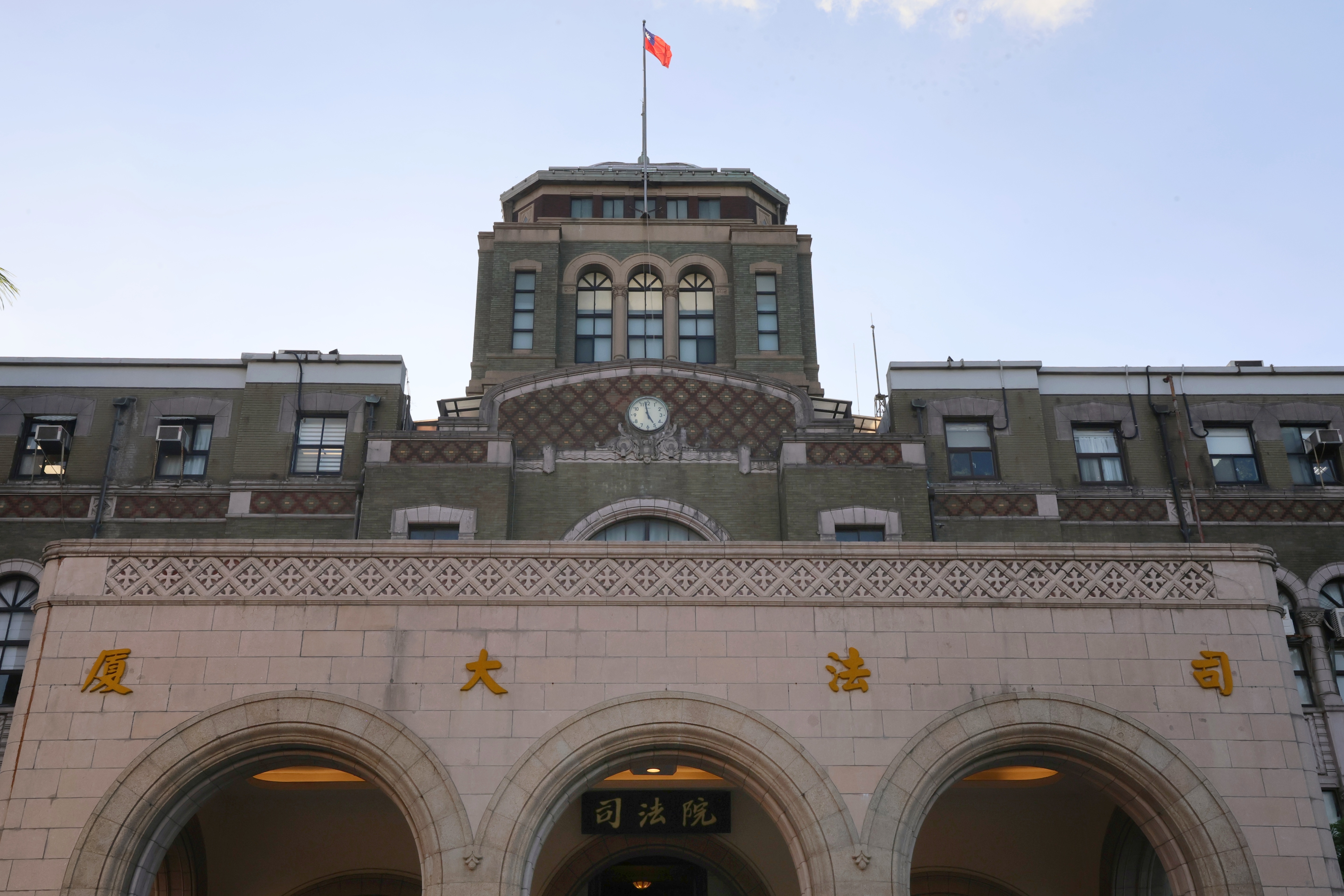 黃瑞明觀點：90隻青鳥挺身守護比特犬─反對｢憲訴法修惡」 | 黃瑞明| 評論- 風傳媒