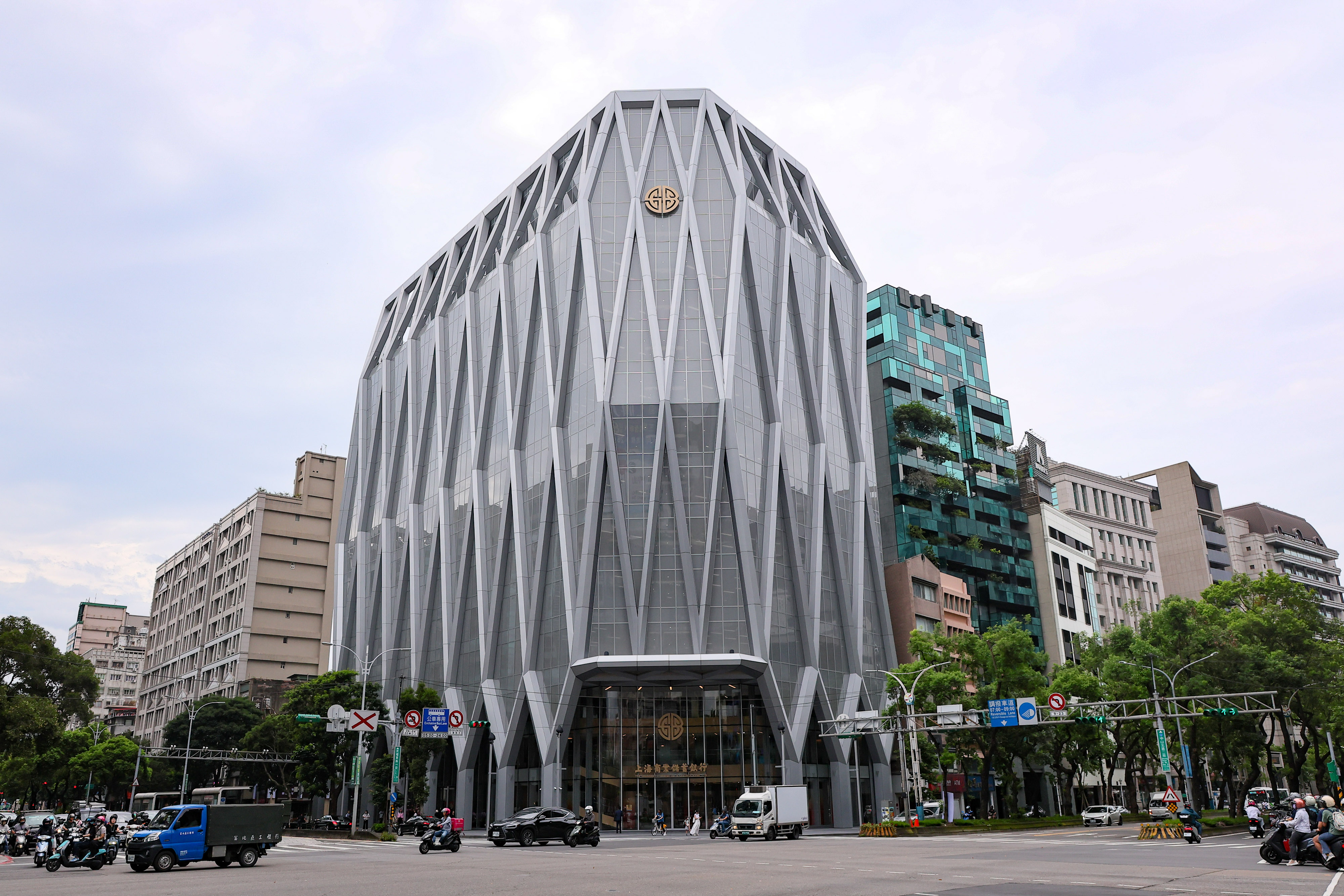 上海商銀獲利衰退逾3成，配得出1.8元股息嗎？法說會一句話解惑| 陳怡慈| 新聞- 風傳媒