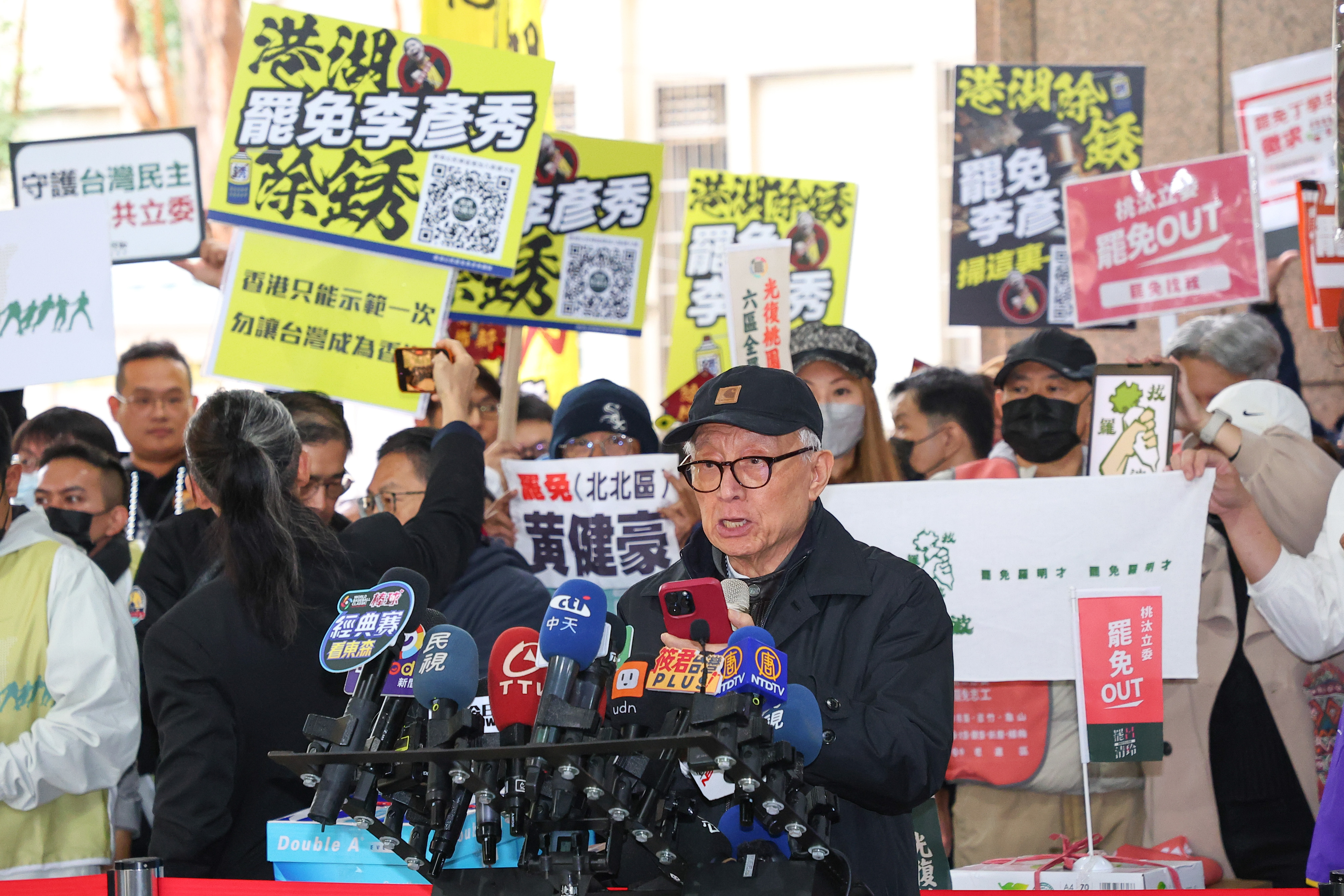 12メートルのカビゴンが桃園2025台湾ランタンフェスティバルに降臨