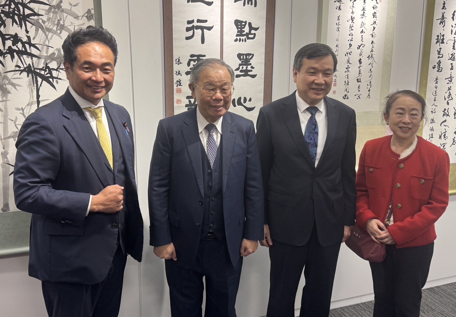 ◆亀井伯爵家旧蔵◆台湾行啓資料・寄贈品目録 総督府/台北・台中・台南州知事/台東・花蓮港庁長 特産品・工芸品