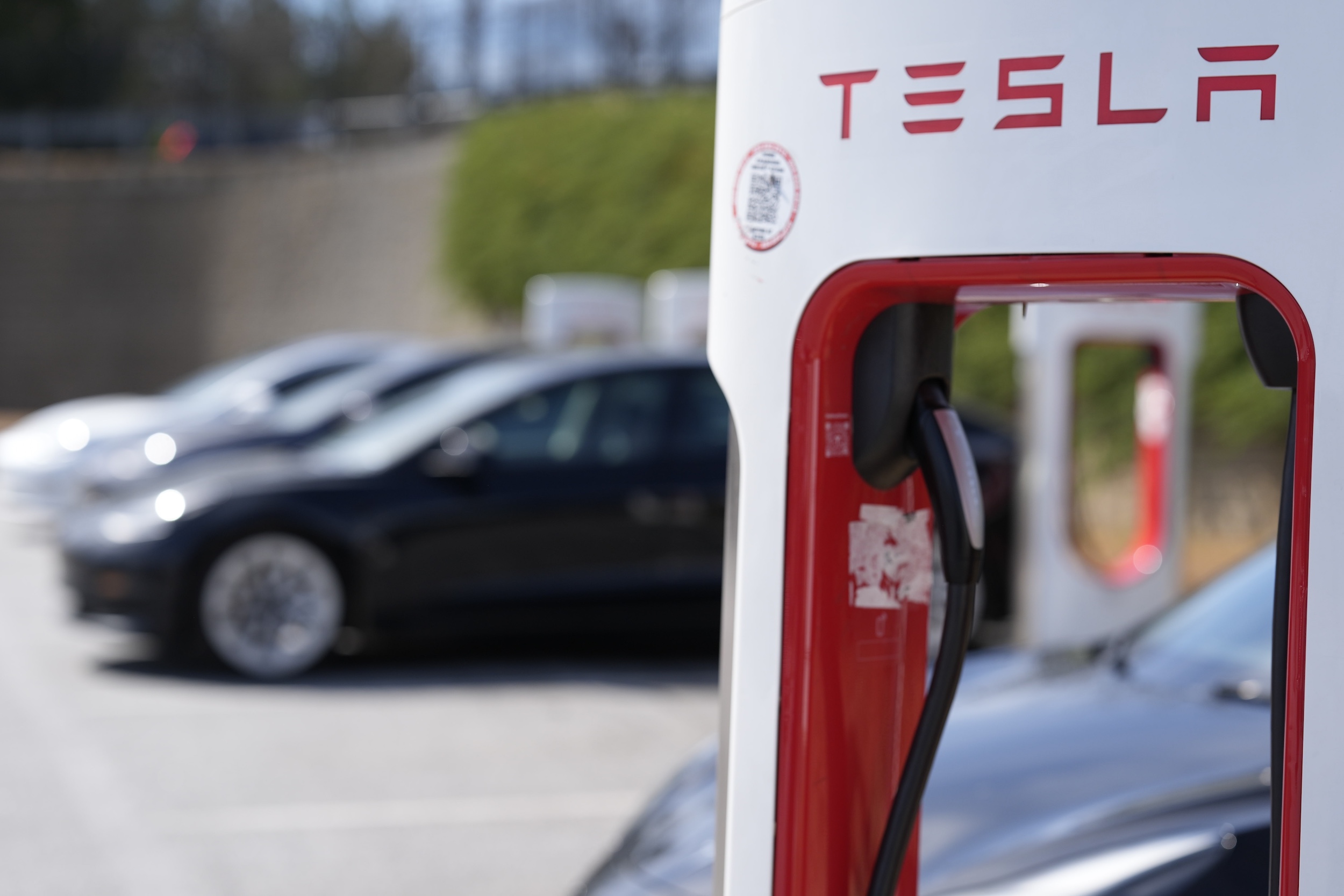 特斯拉歐洲多國銷售低迷！中國比亞迪來勢洶洶，大批買家因馬斯克選擇其他品牌| 中央社| 新聞- 風傳媒