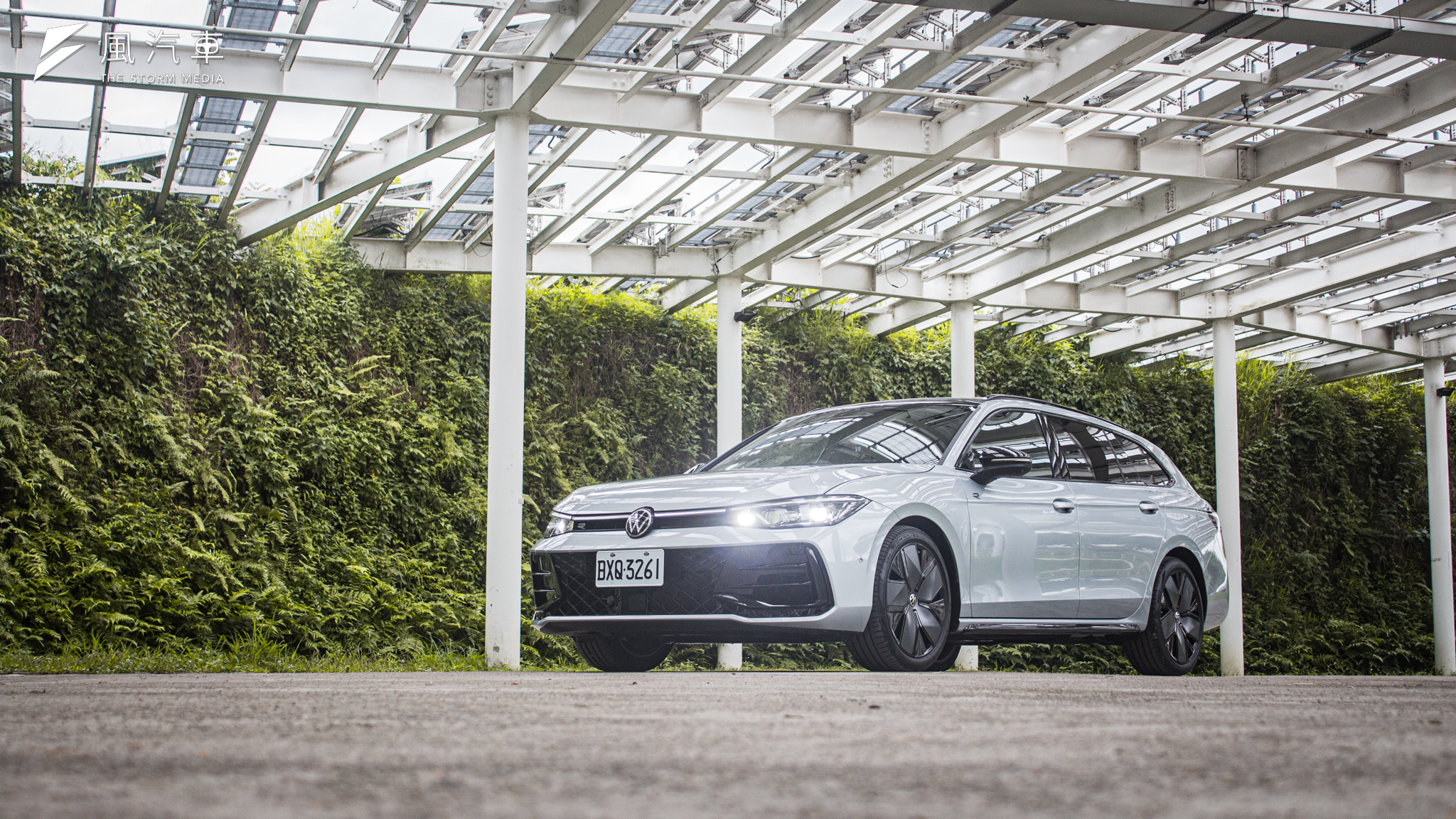 【風試駕】 Volkswagen Passat 430 TSI 頂規車型：德系旗艦放大回歸，265匹馬力+魔毯懸吊造就完全體Passat | 林家群|  風生活- 風傳媒