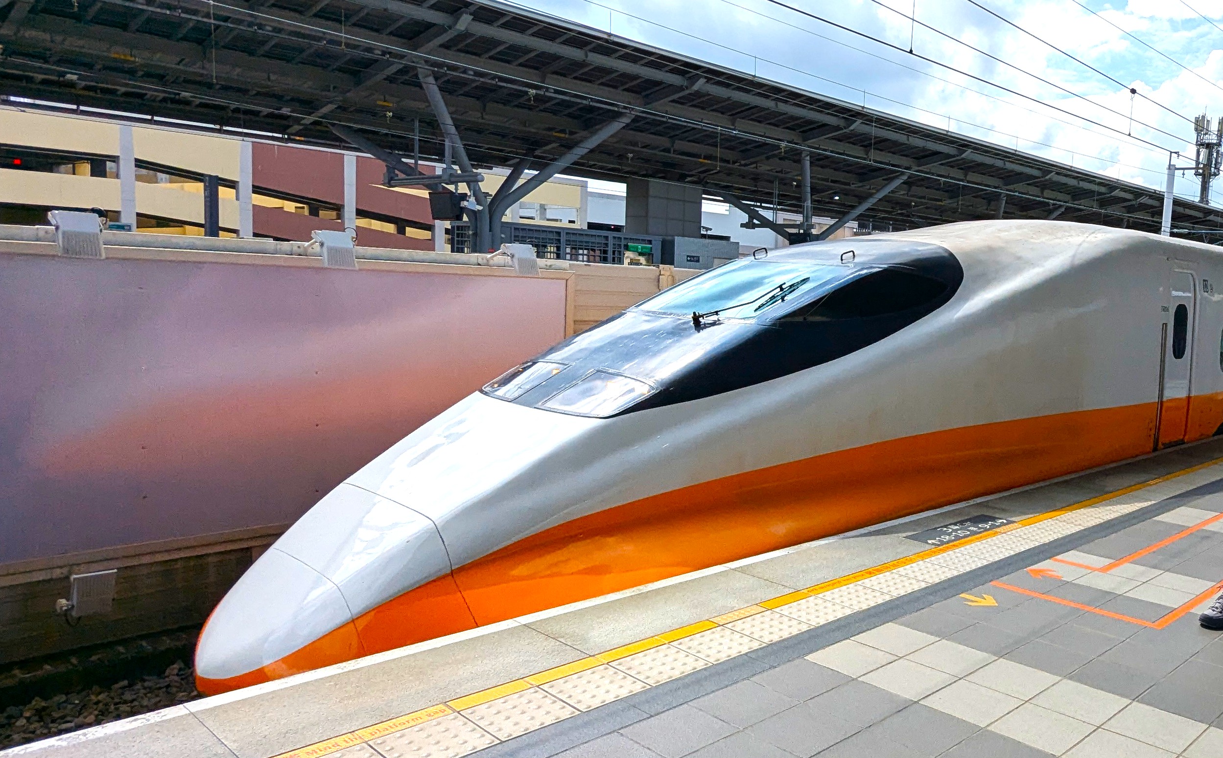 台湾新幹線ホームに現れた謎の目盛り？その正体と乗客への影響を専門家が解説 | ニュース - 風傳媒日本語版