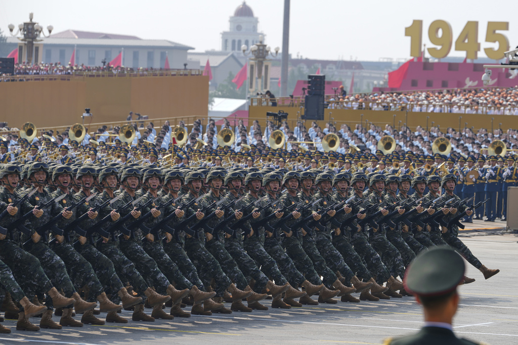 舞台裏》中国九三軍事パレードで国軍を驚かせる！台湾対策の新兵器2種