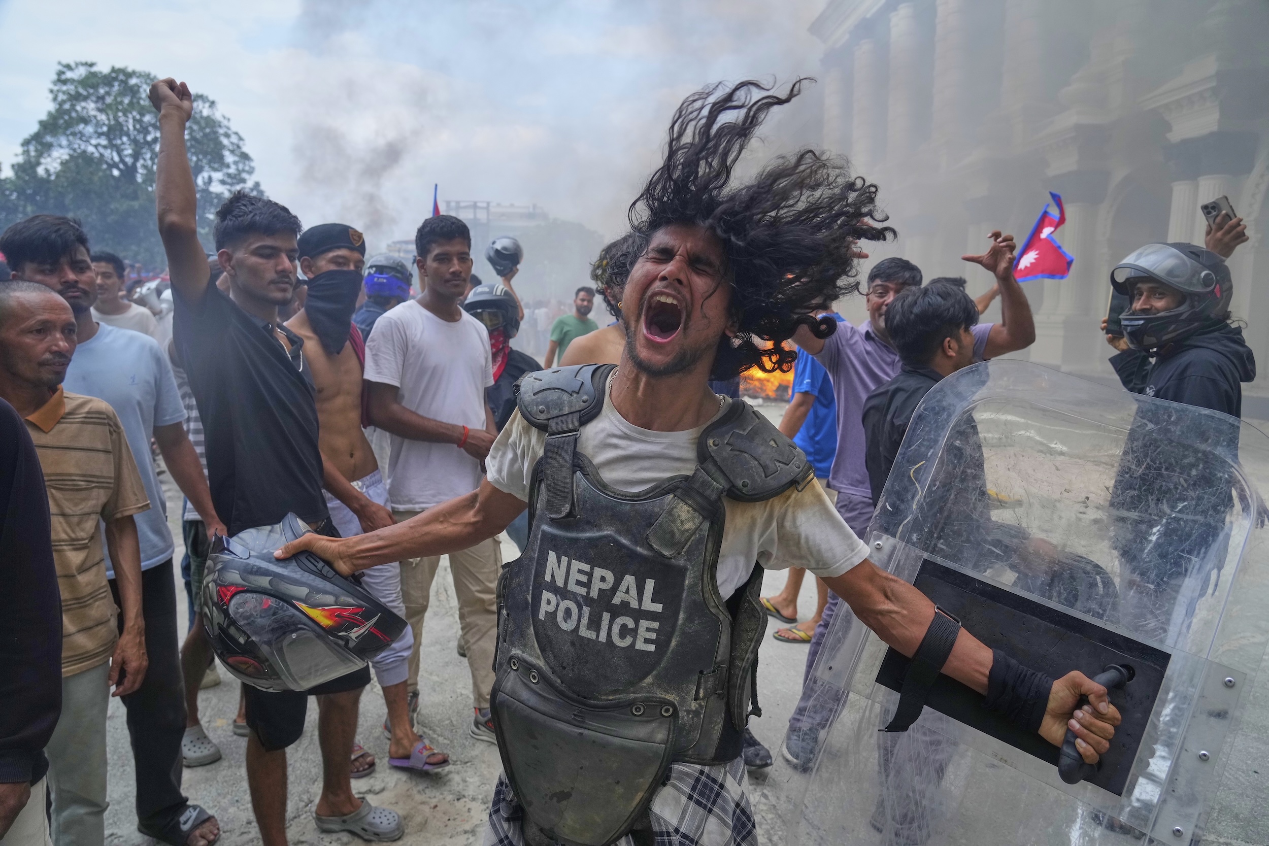 ネパールで「Z世代革命」 オリ首相が辞任、19人死亡の流血抗議が政権