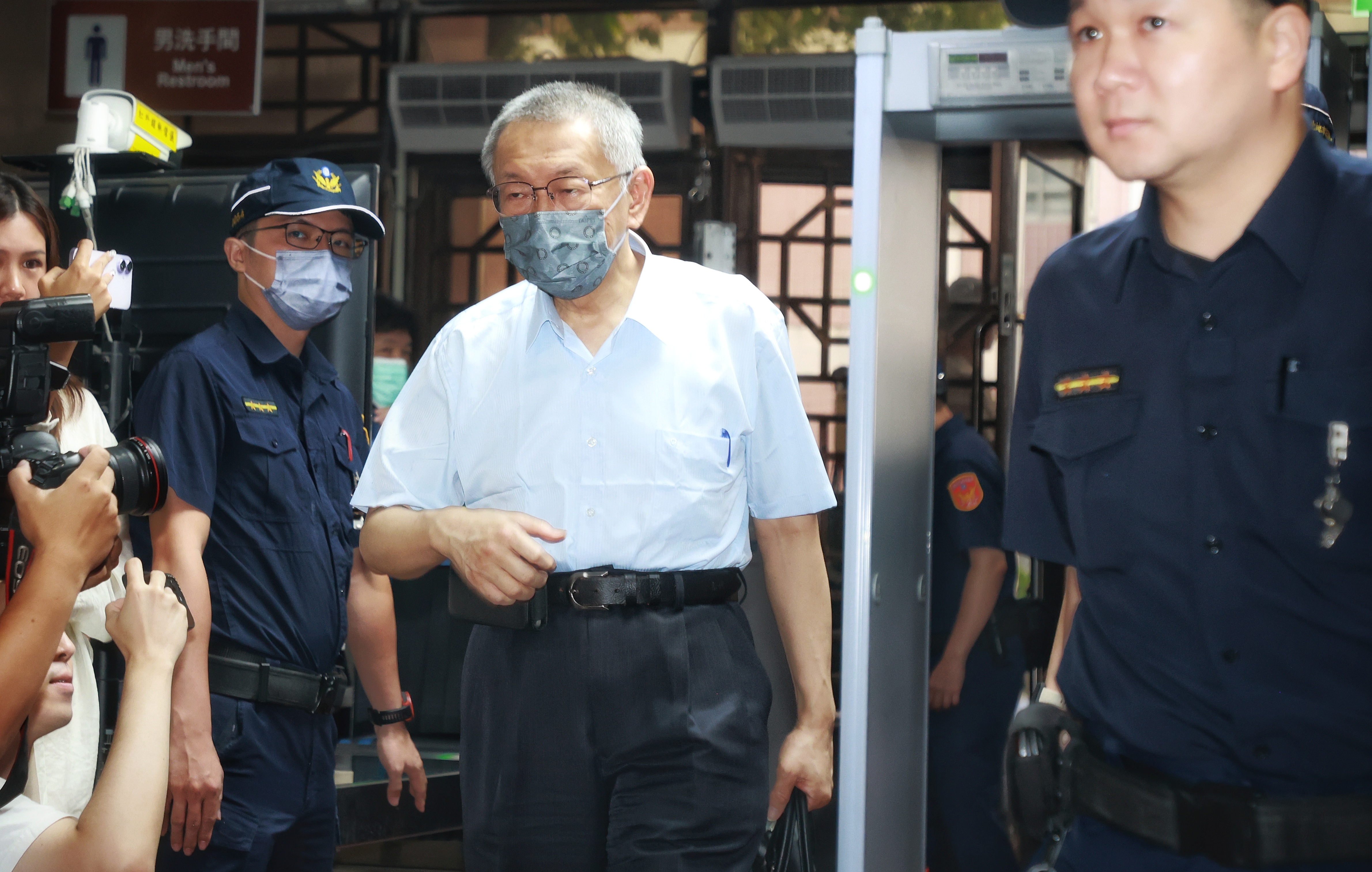 柯文哲確定交保！北檢不抗告民眾黨：檢方自打臉前次抗告無正當性| 羅立邦| 新聞- 風傳媒